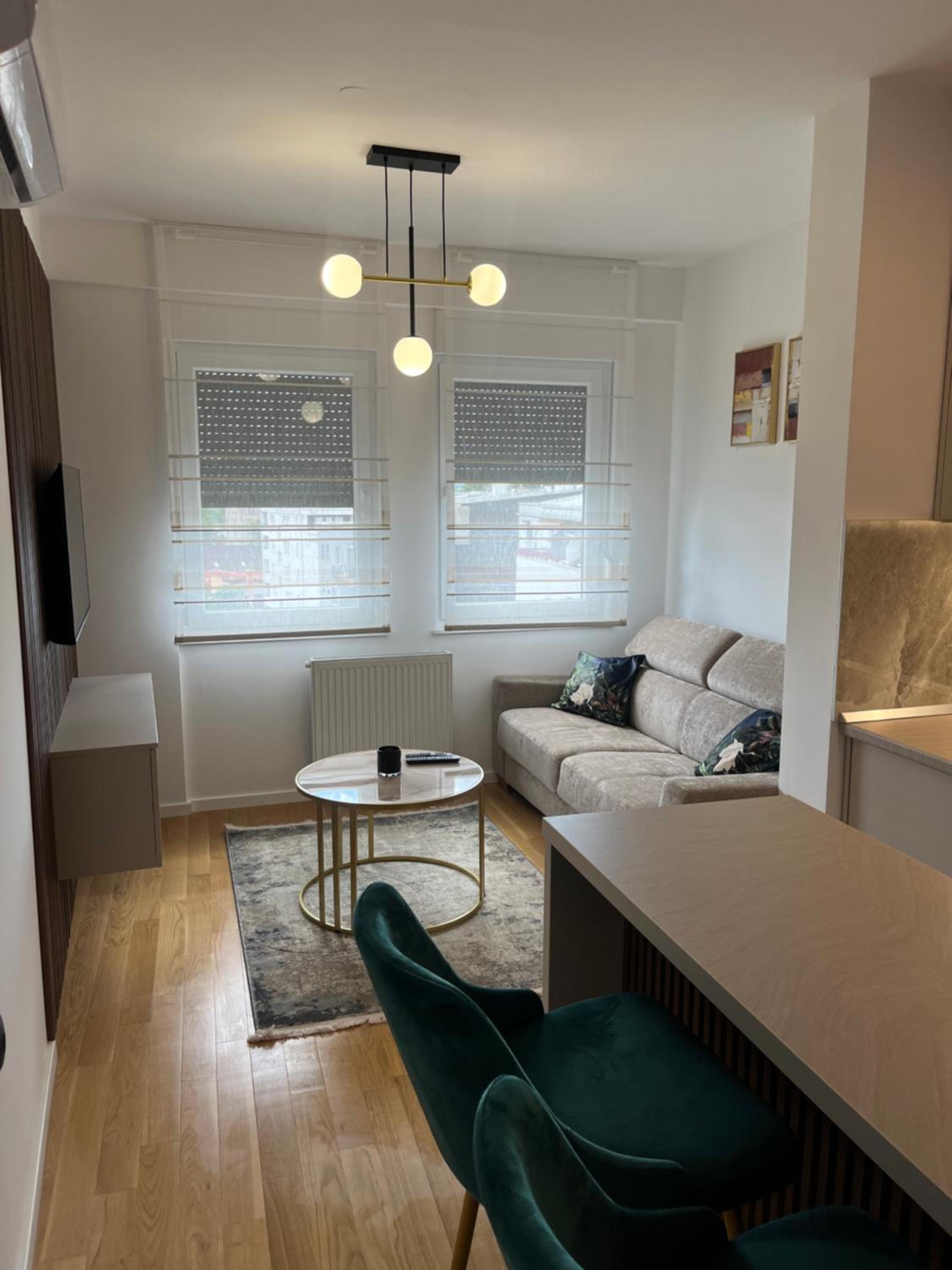 One-Bedroom Apartment photo 1