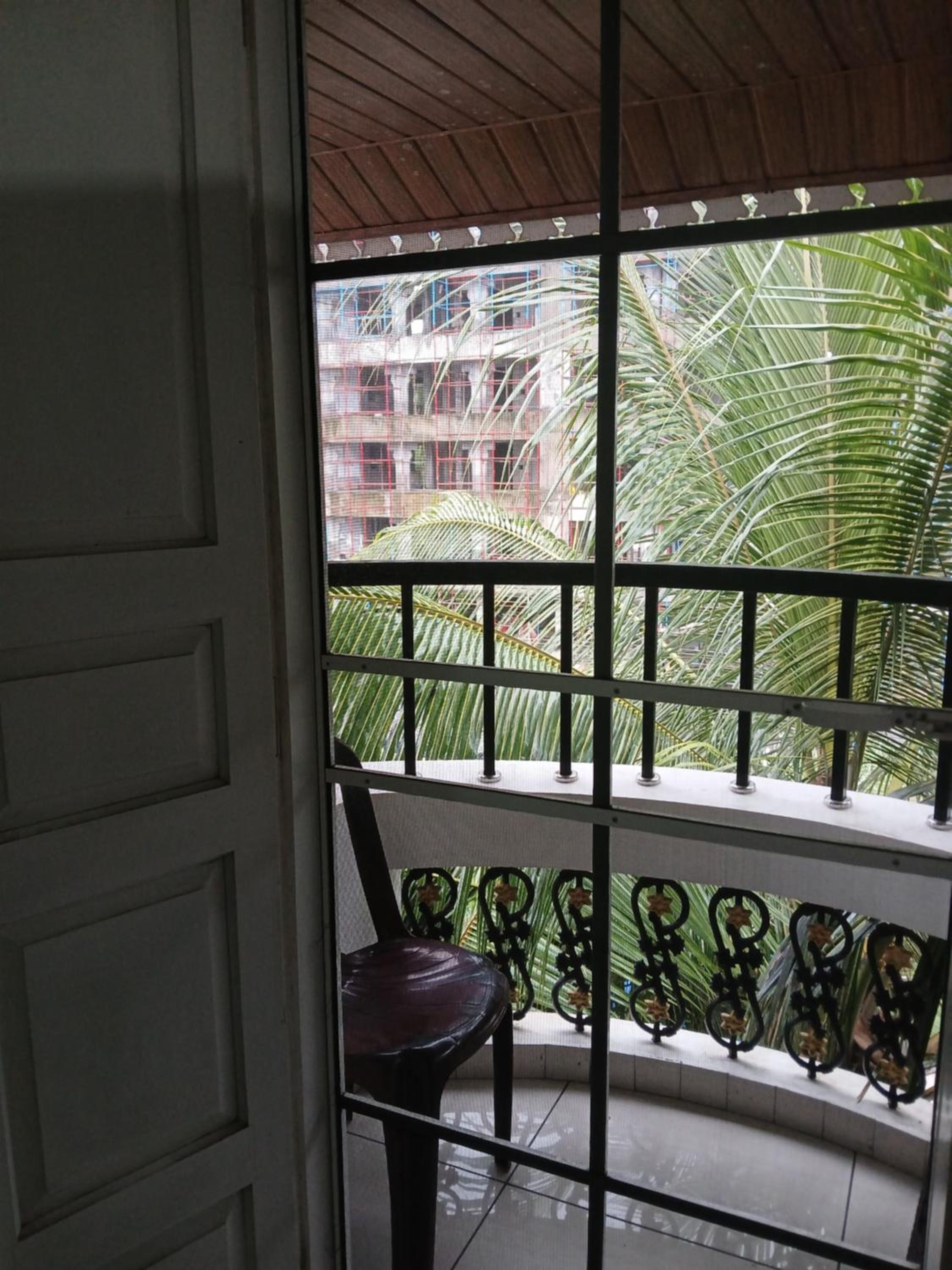 Double Room with Balcony - Photo 21