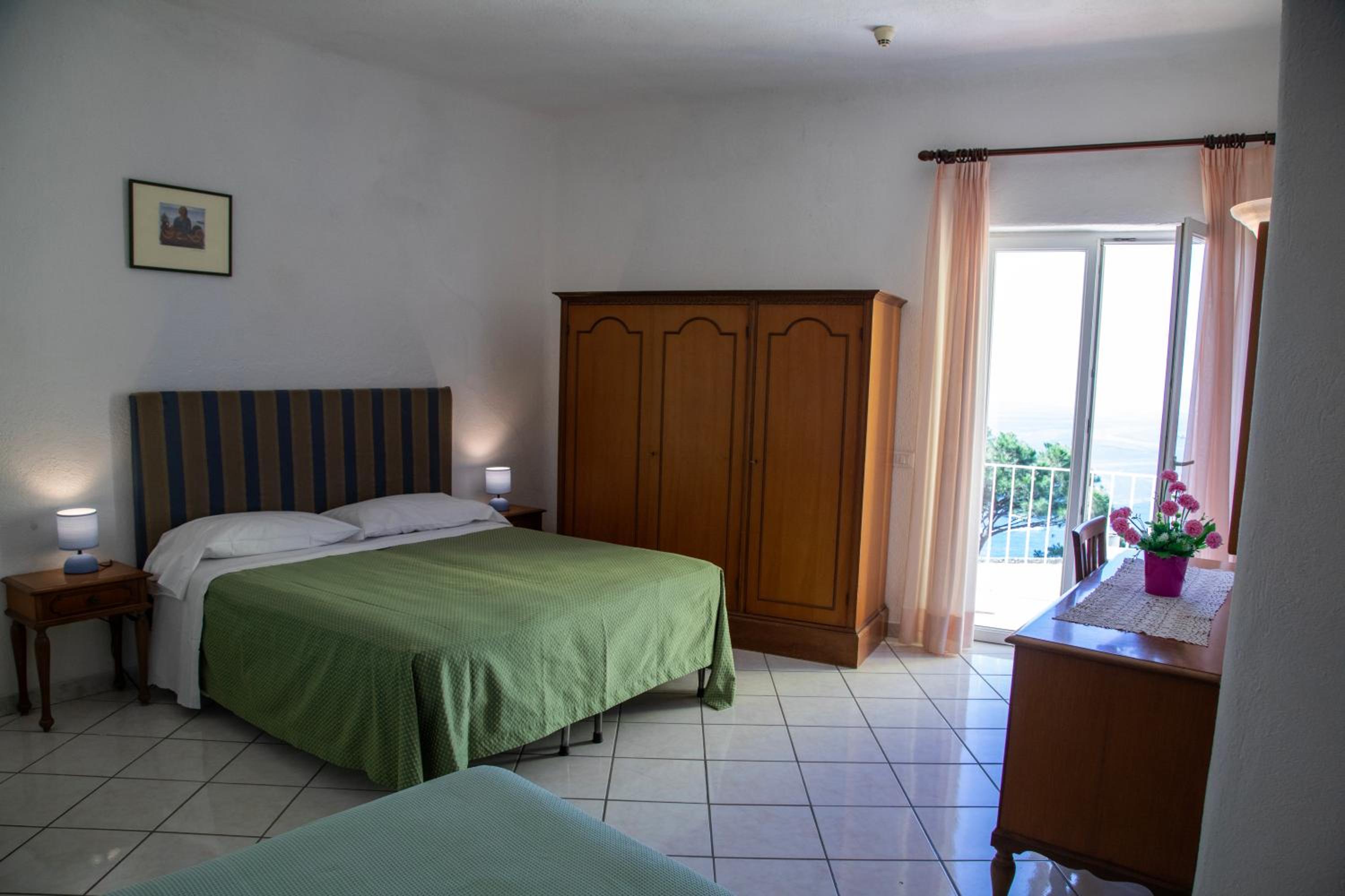 Quadruple Room with Sea View