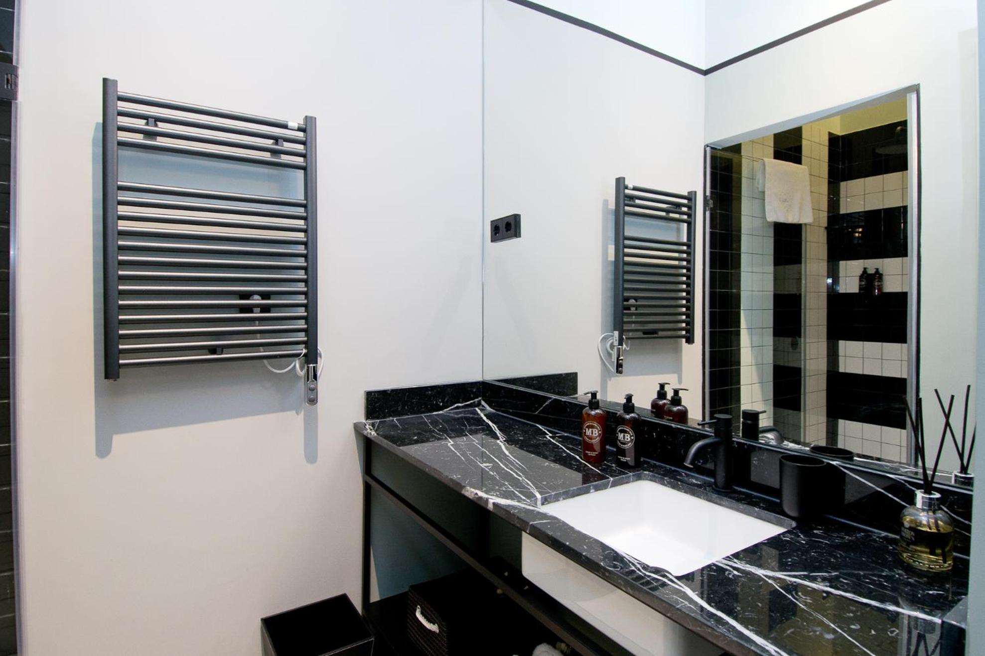 Suite with Terrace - Photo 14