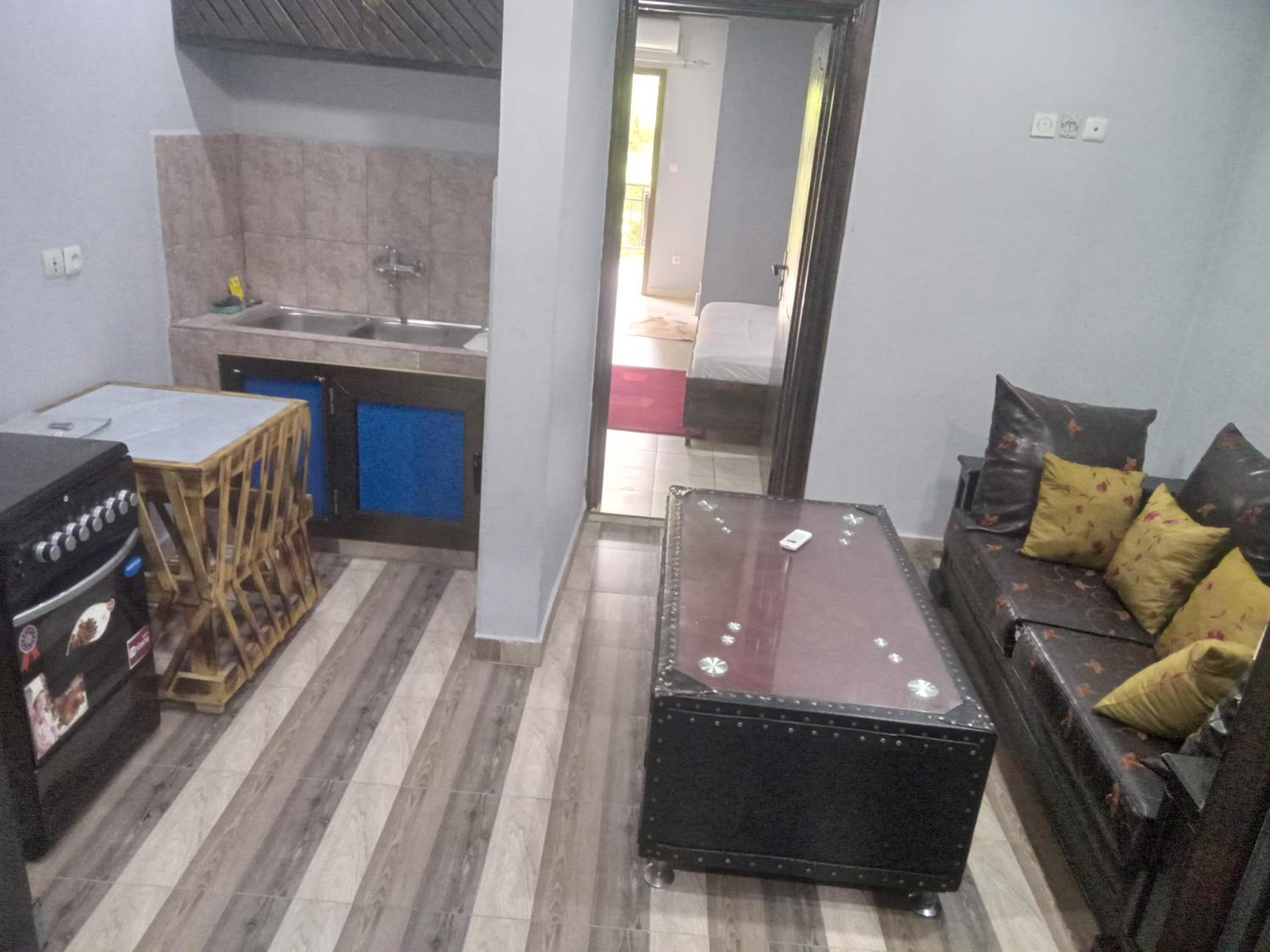 Apartment with Balcony photo 2