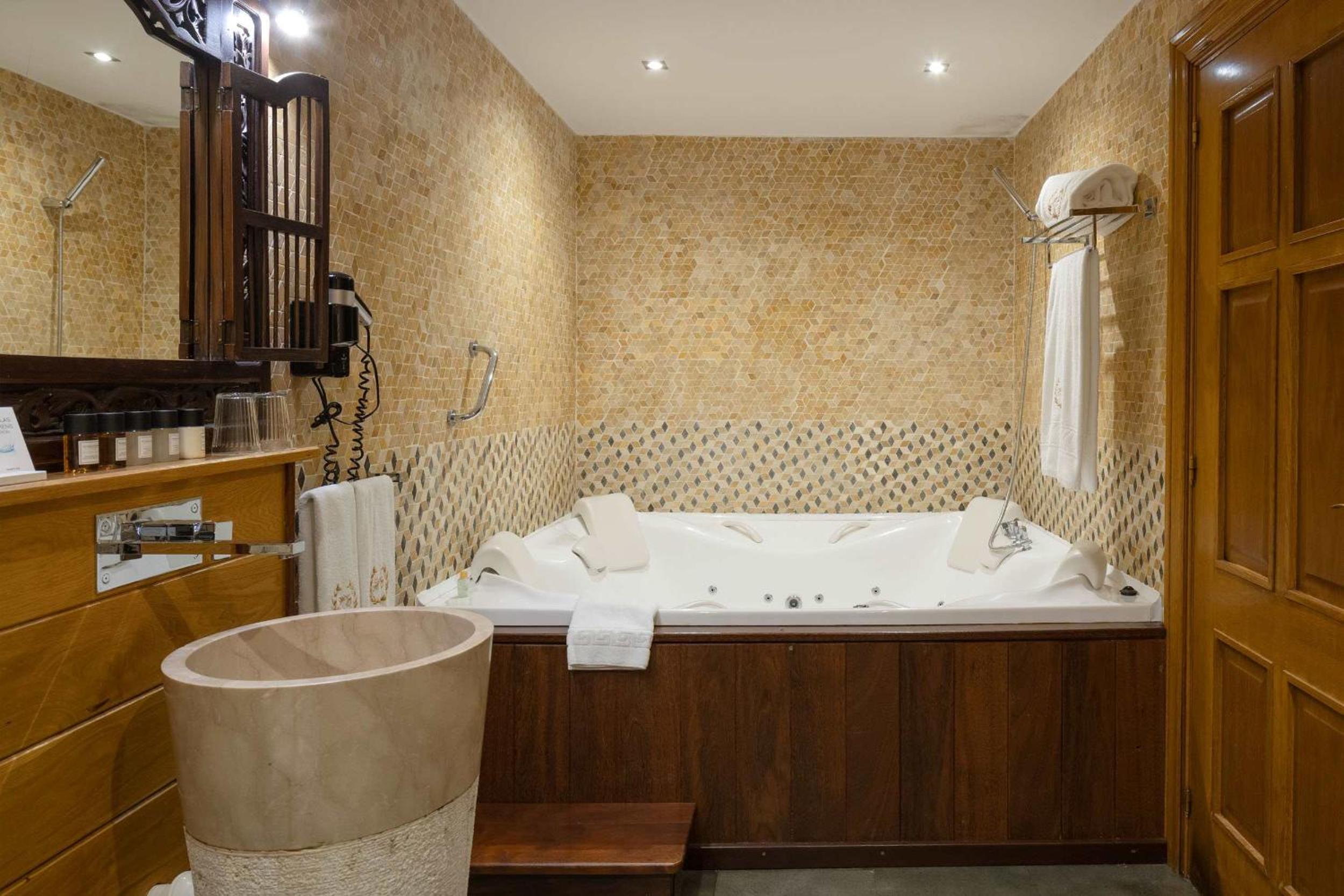 Royal Suite - Photo 6