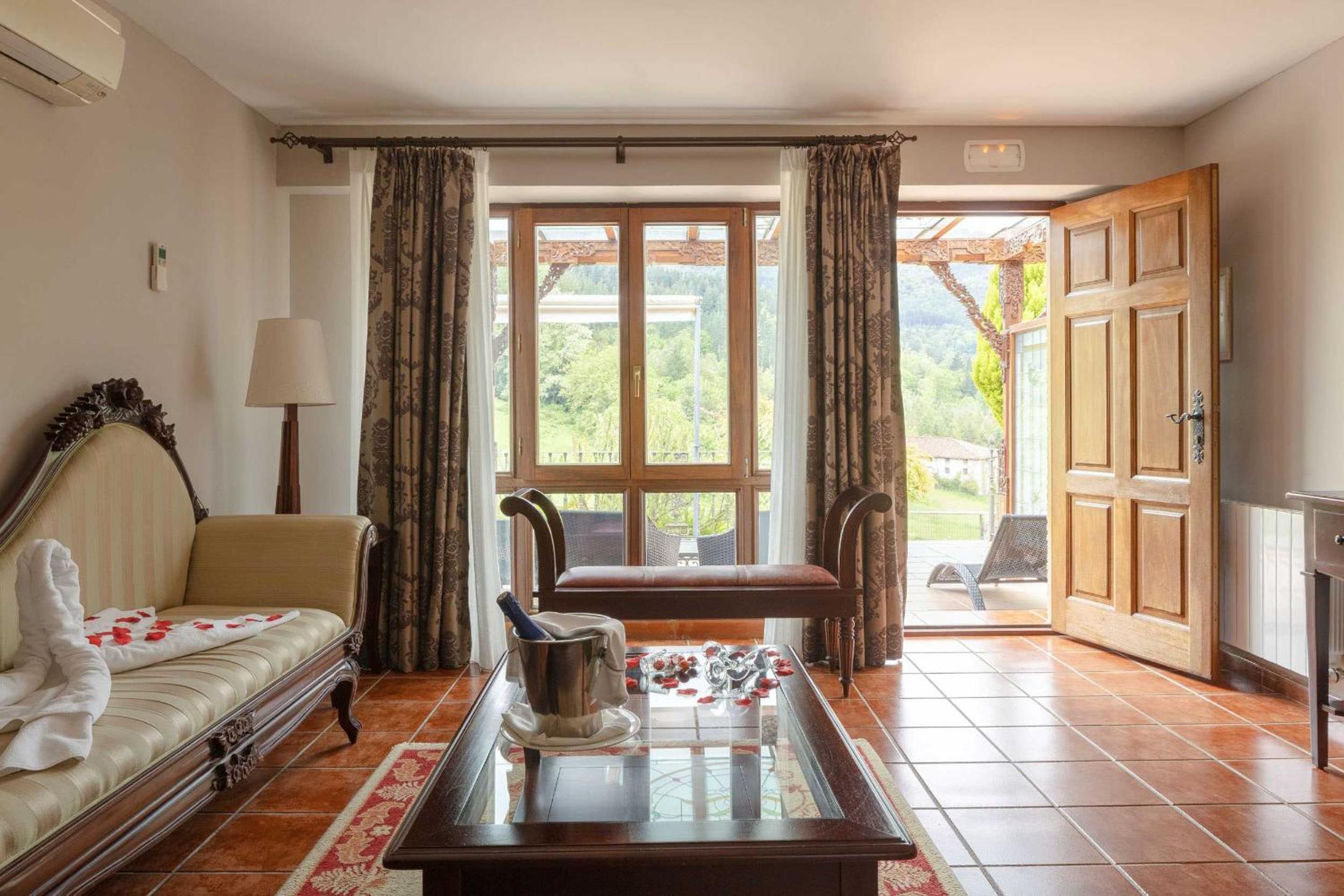 Royal Suite - Photo 3