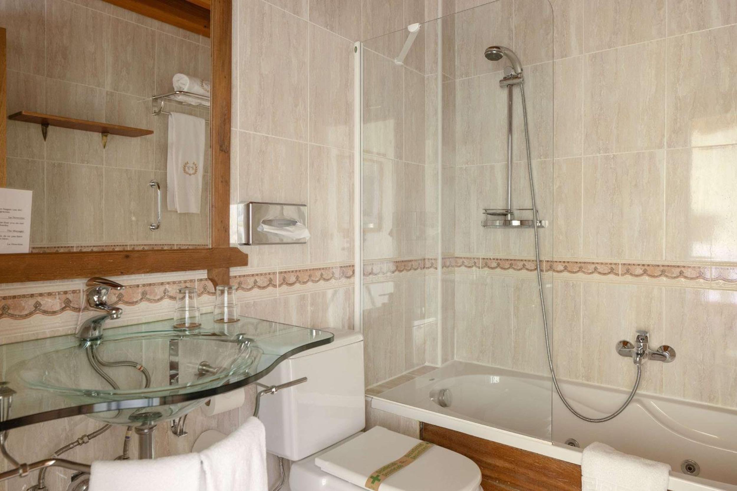 Superior Double Room - Photo 9