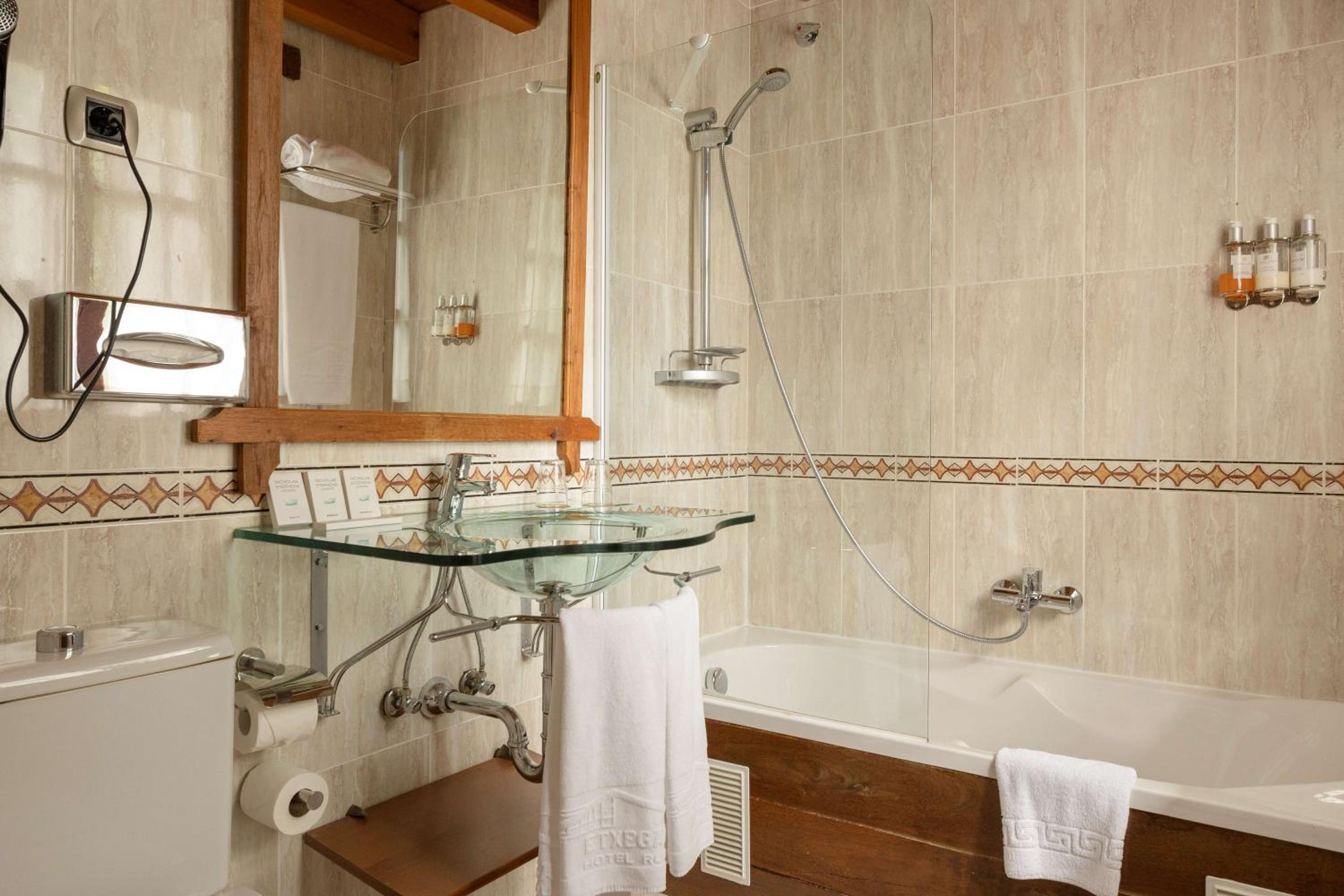 Superior Double Room - Photo 8