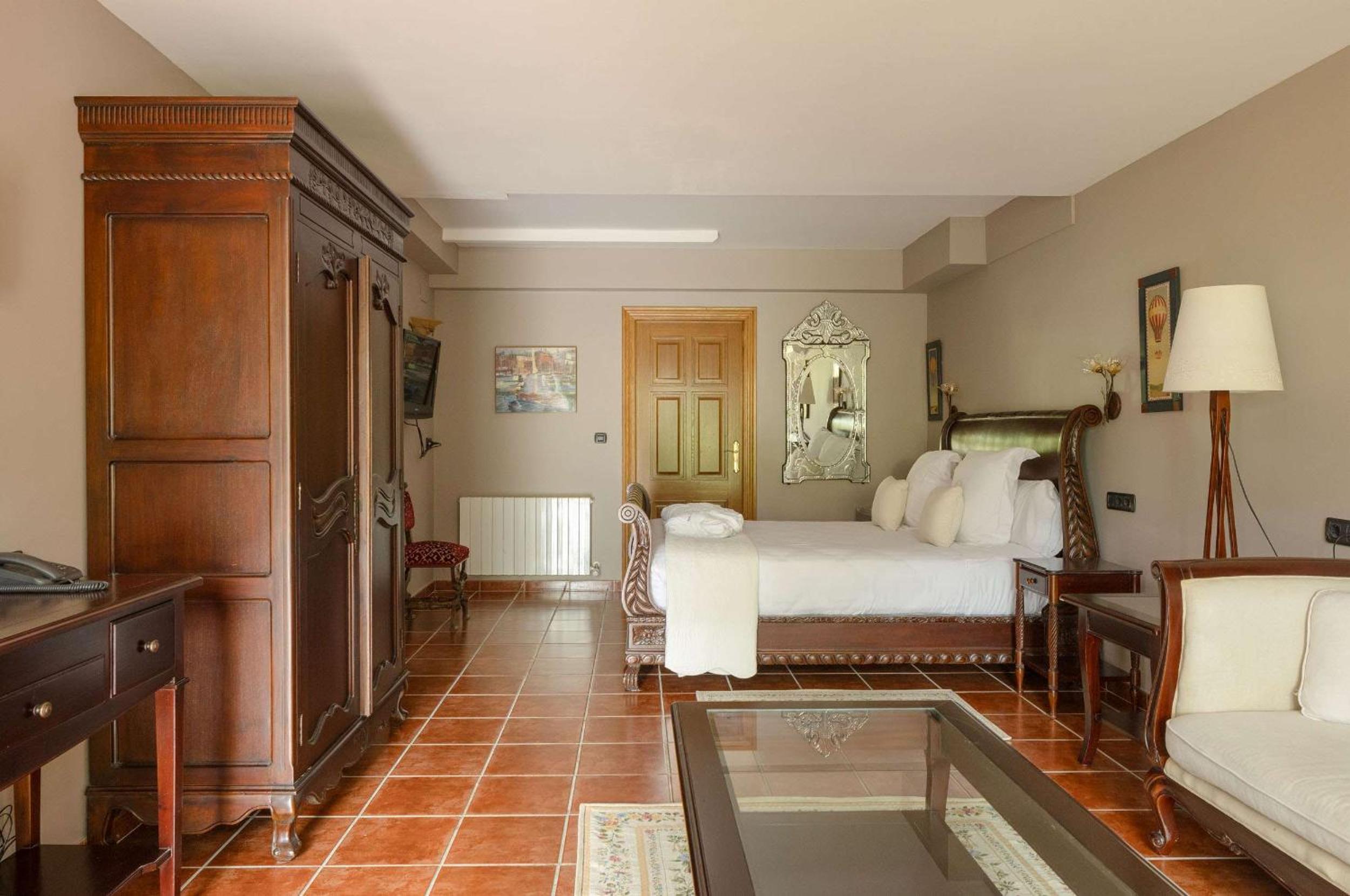 Suite - Photo 4