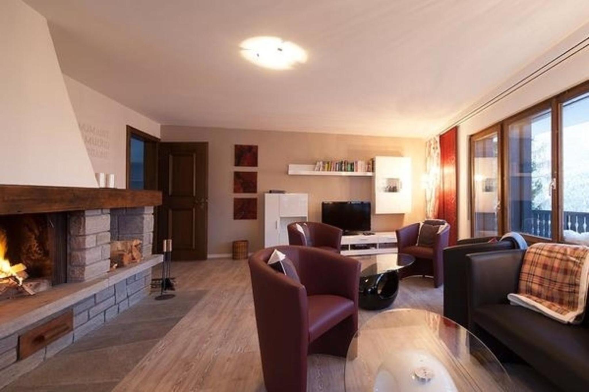Three-Bedroom Apartment photo 1