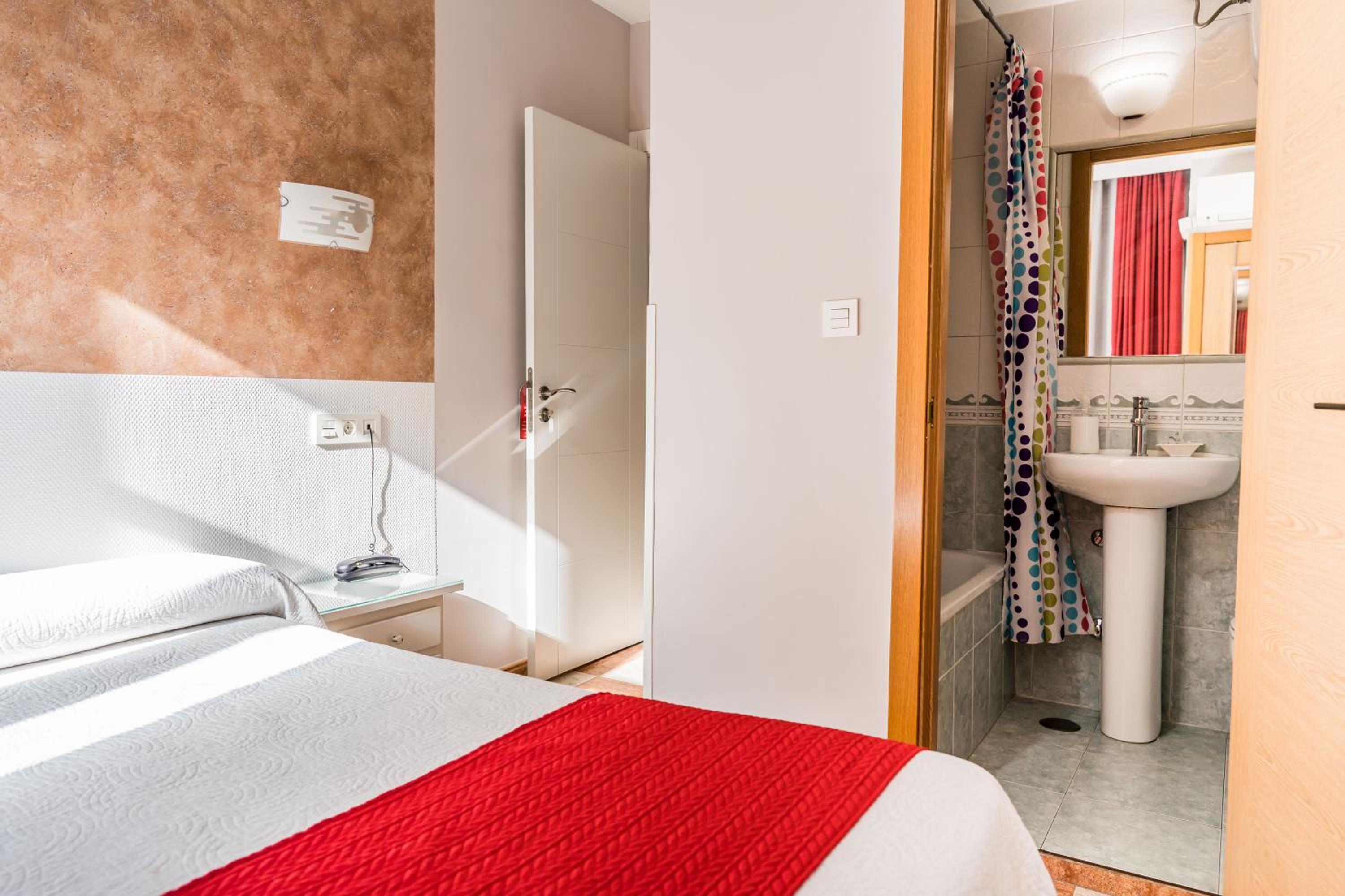 Double or Twin Room photo 2