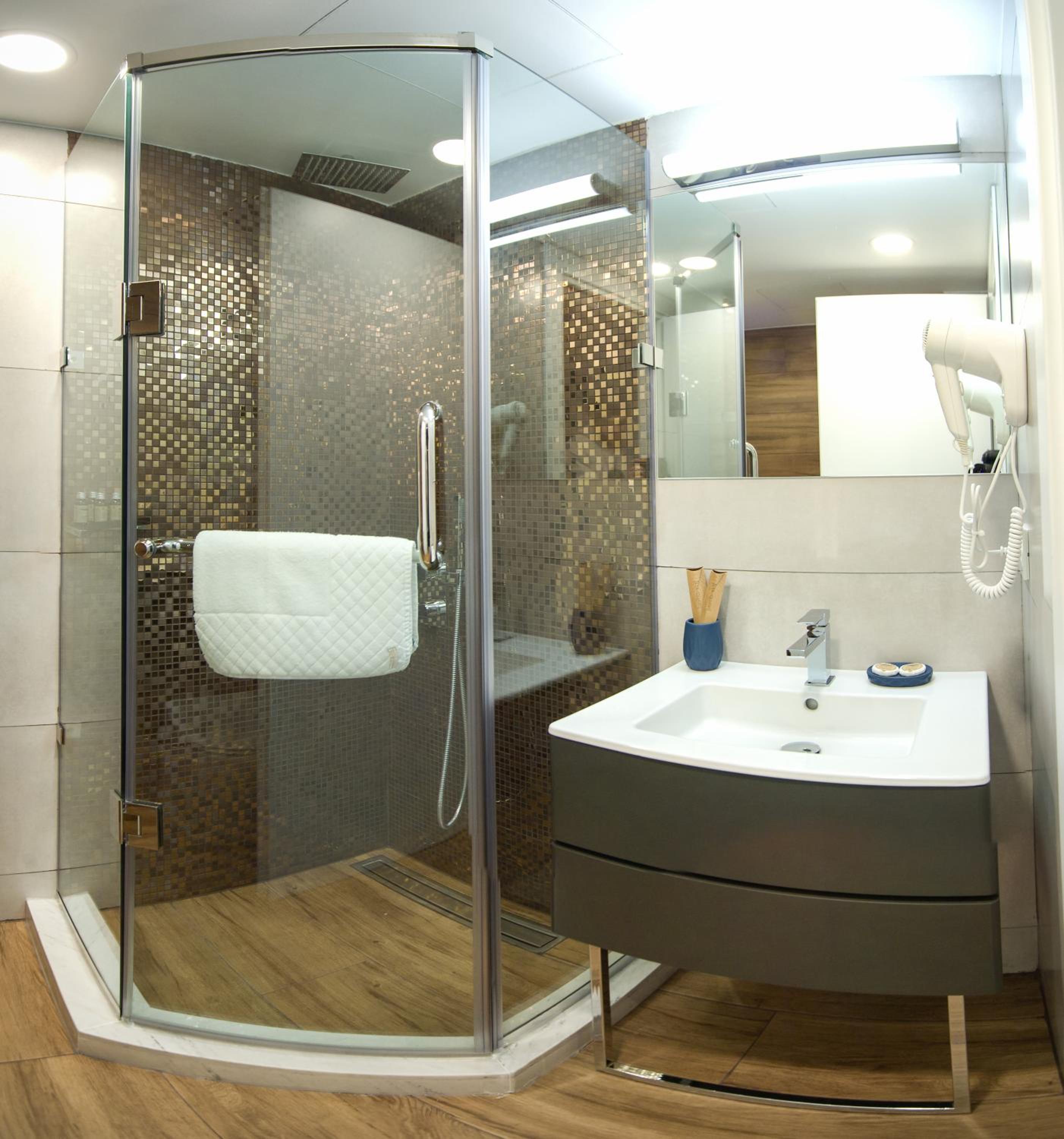 Standard Double Room - Photo 4