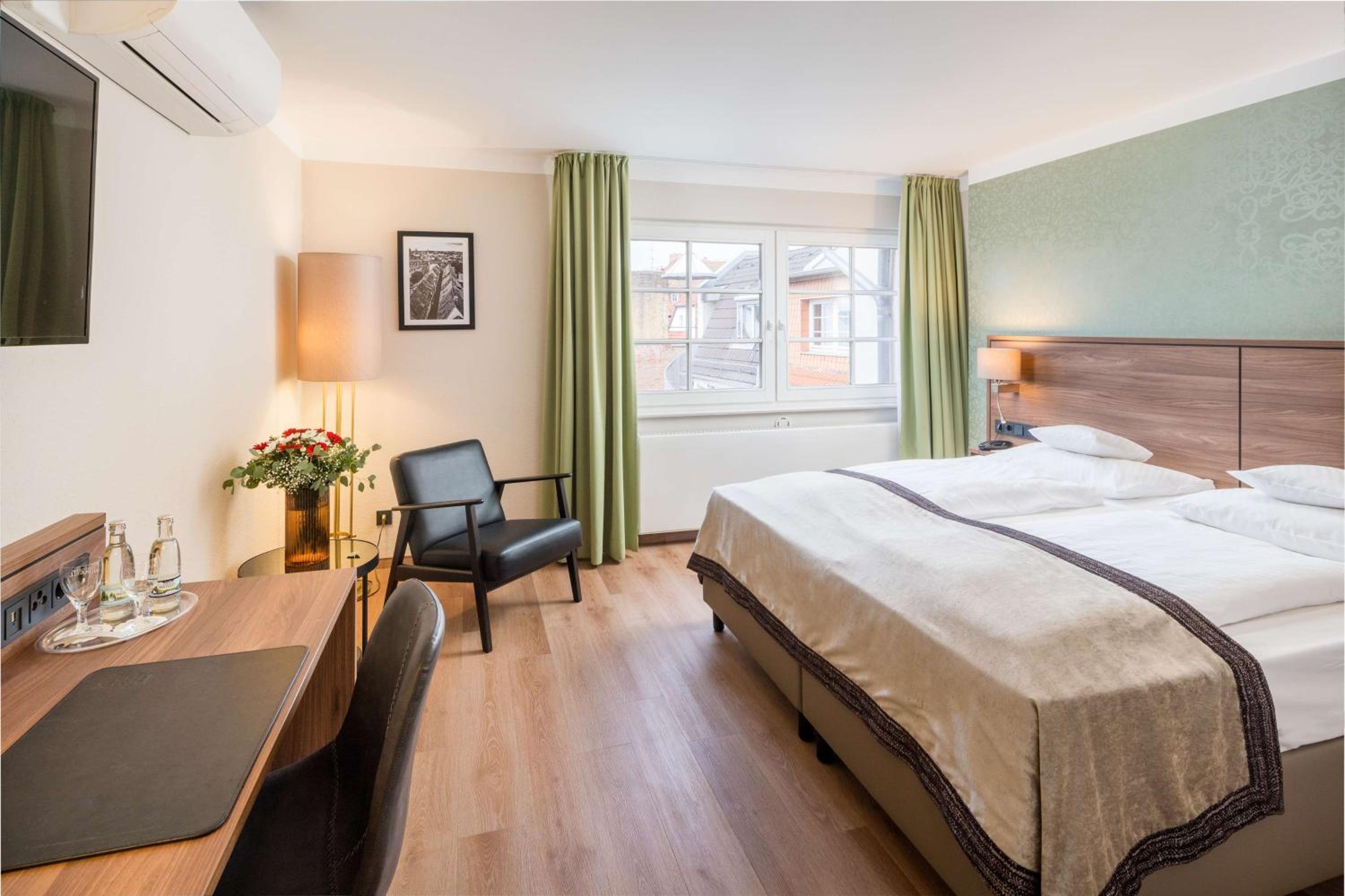Standard Double Room - Photo 7