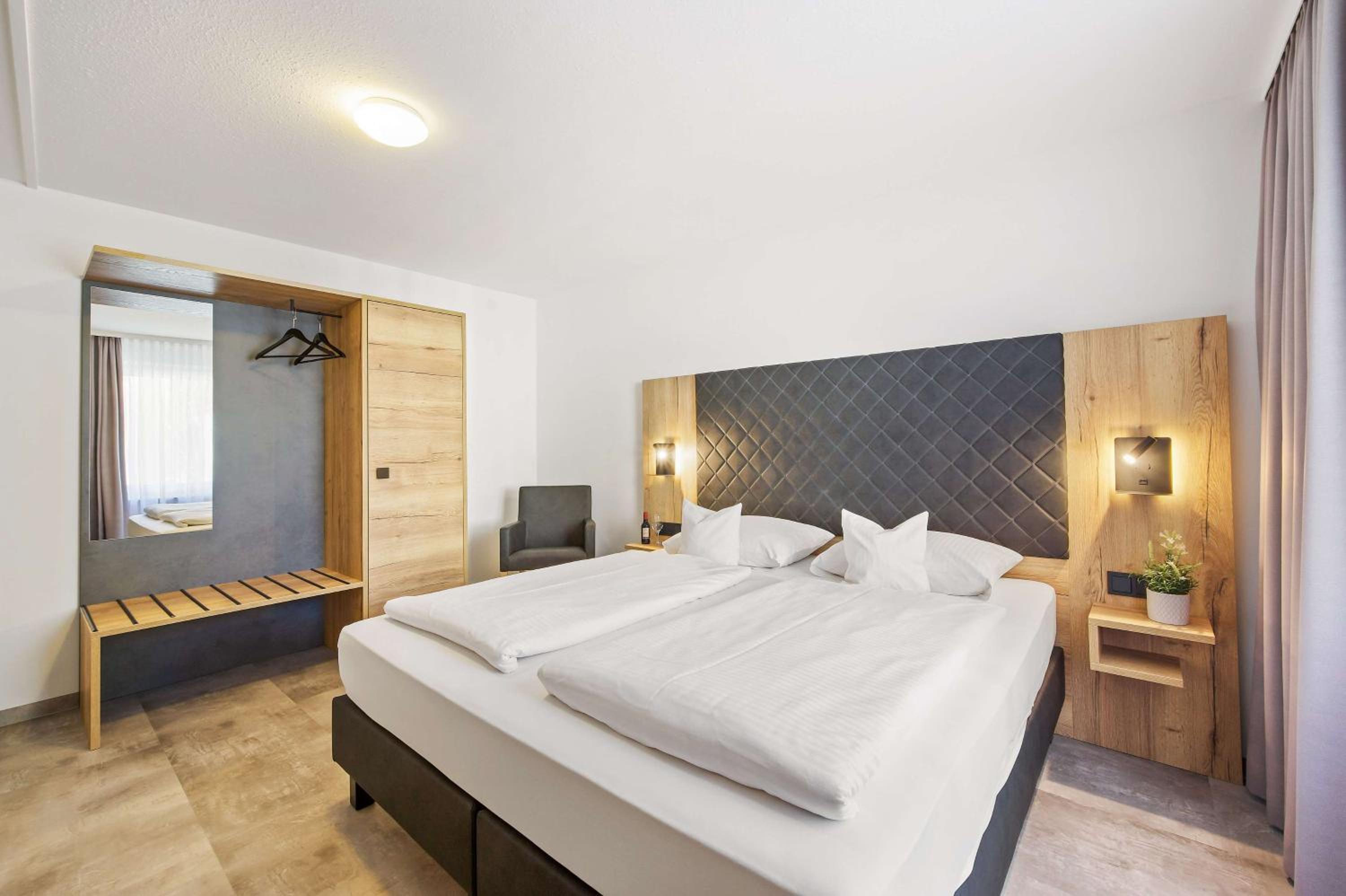 Deluxe Double or Twin Room - Photo 1