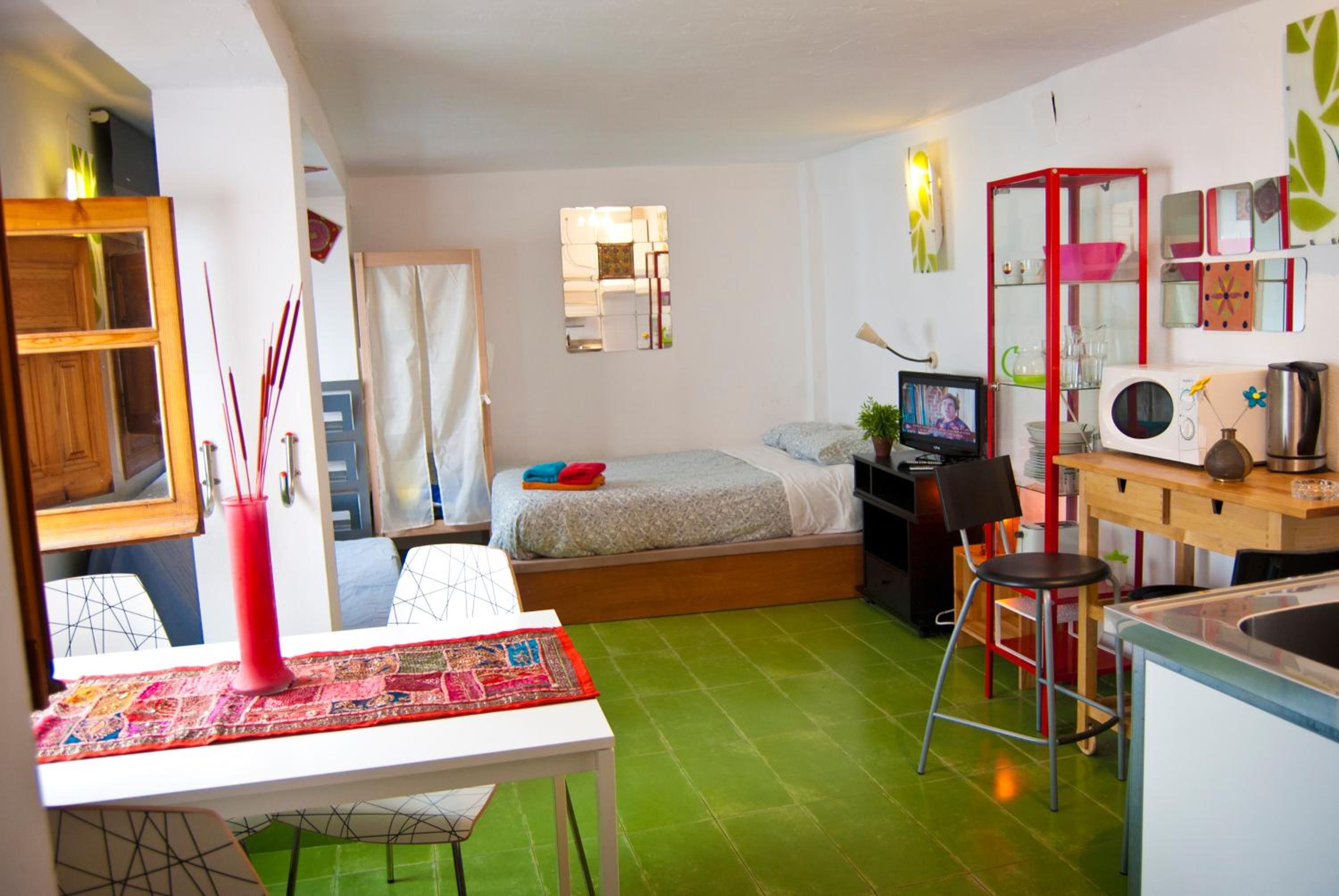 Studio Apartment Women - Photo 7