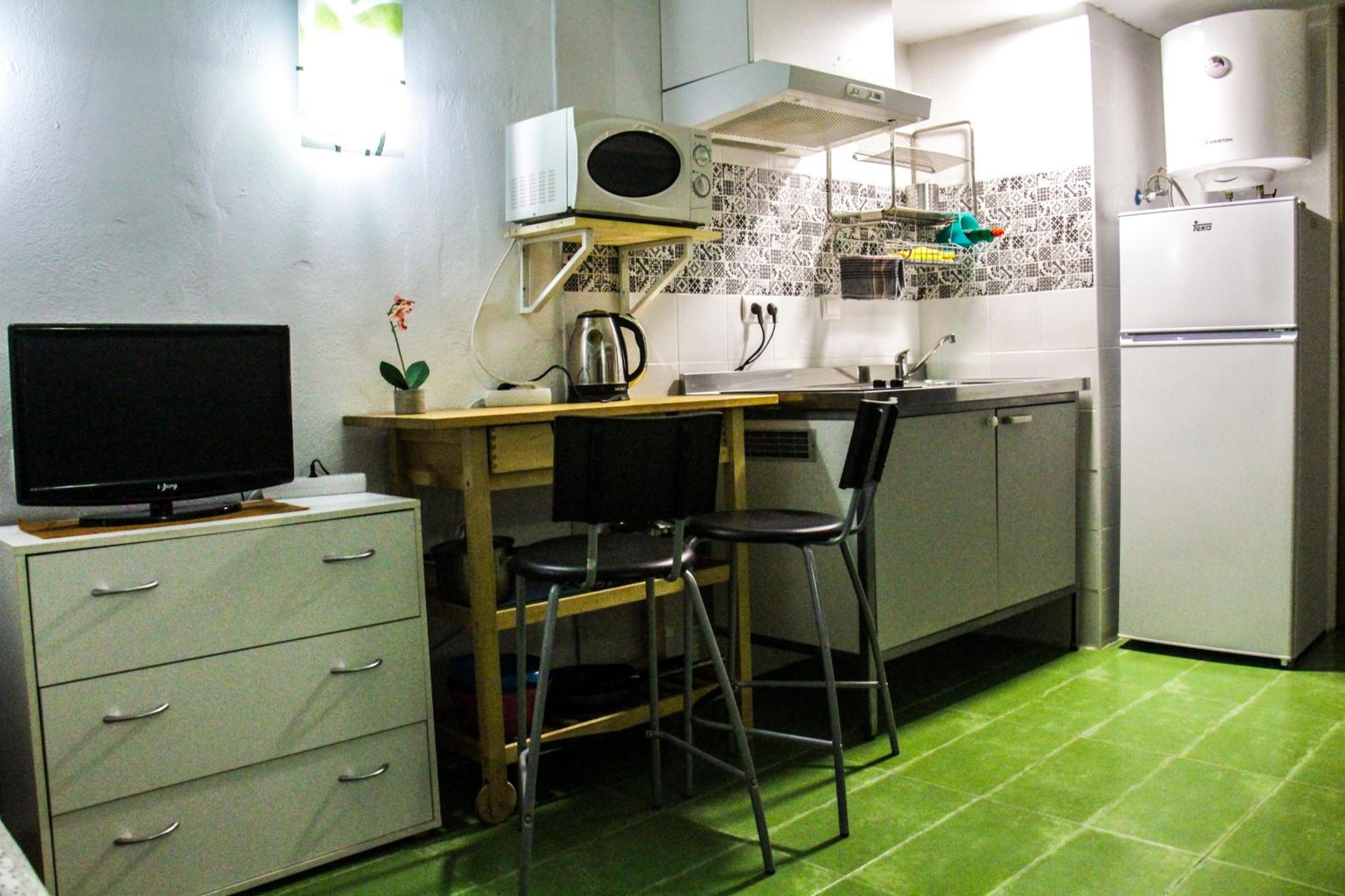 Studio Apartment Women - Photo 11