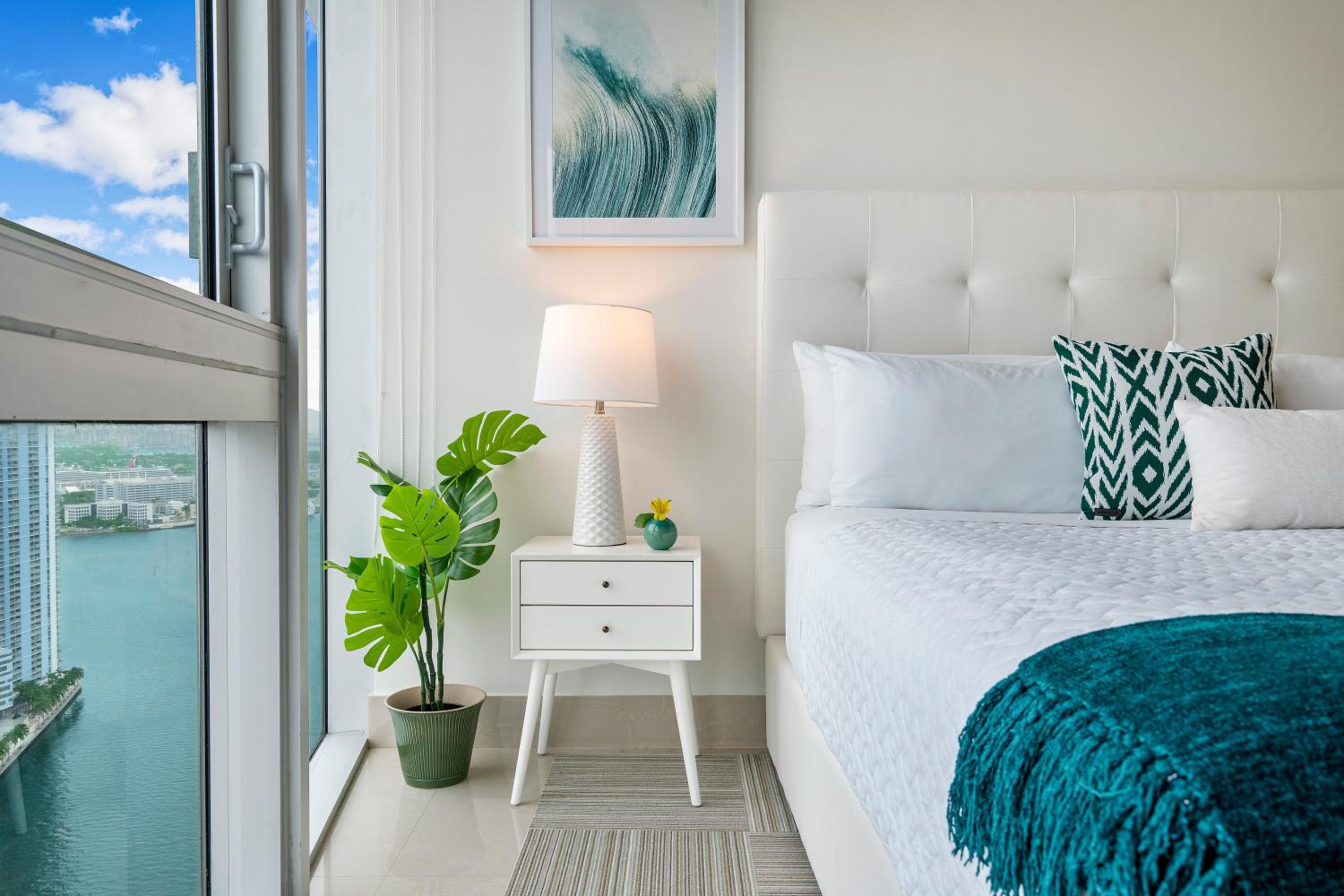 Two-Bedroom Apartment With Balcony And Sea View