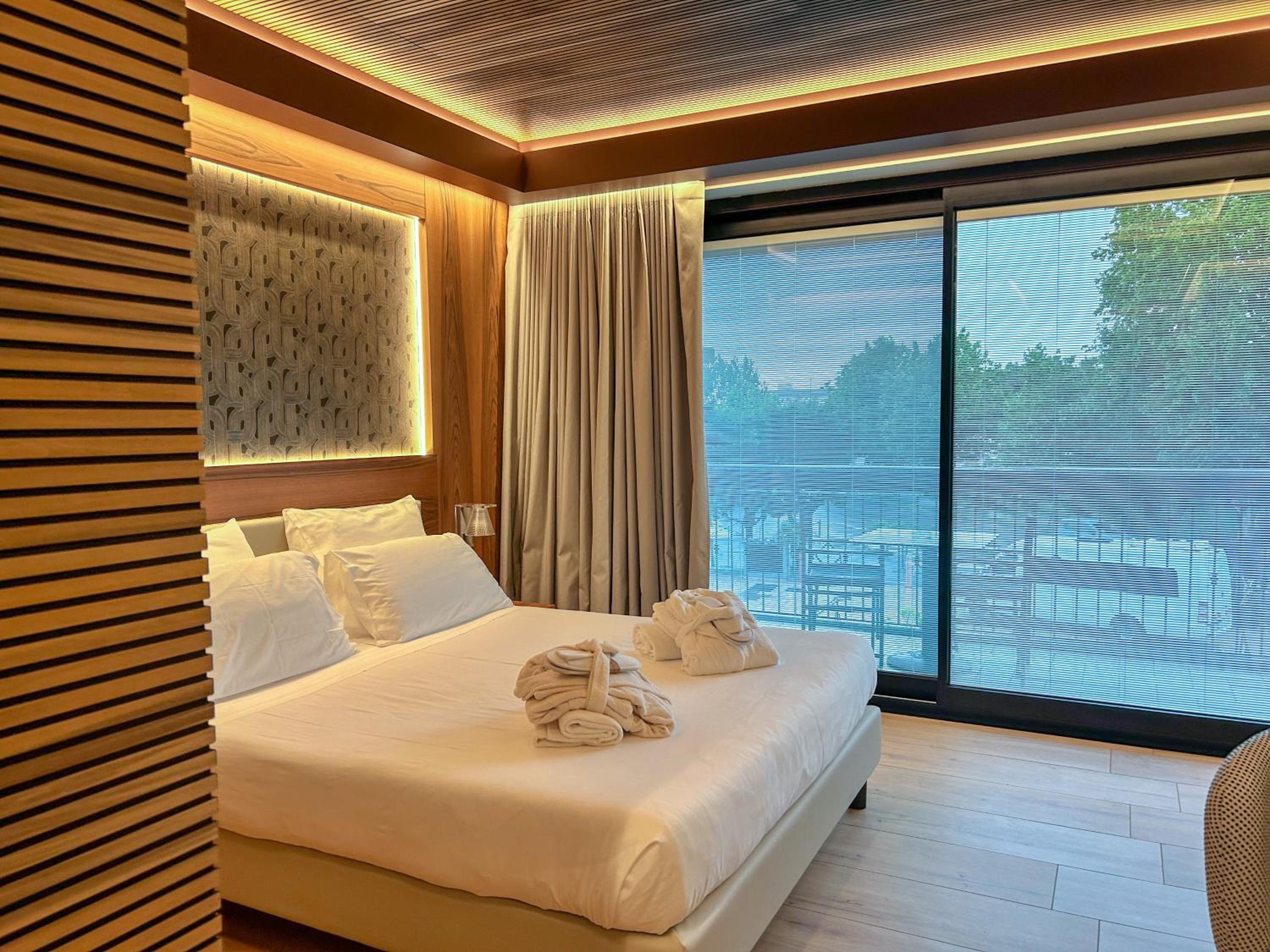 Executive Double Room with Balcony - First Floor - Photo 5