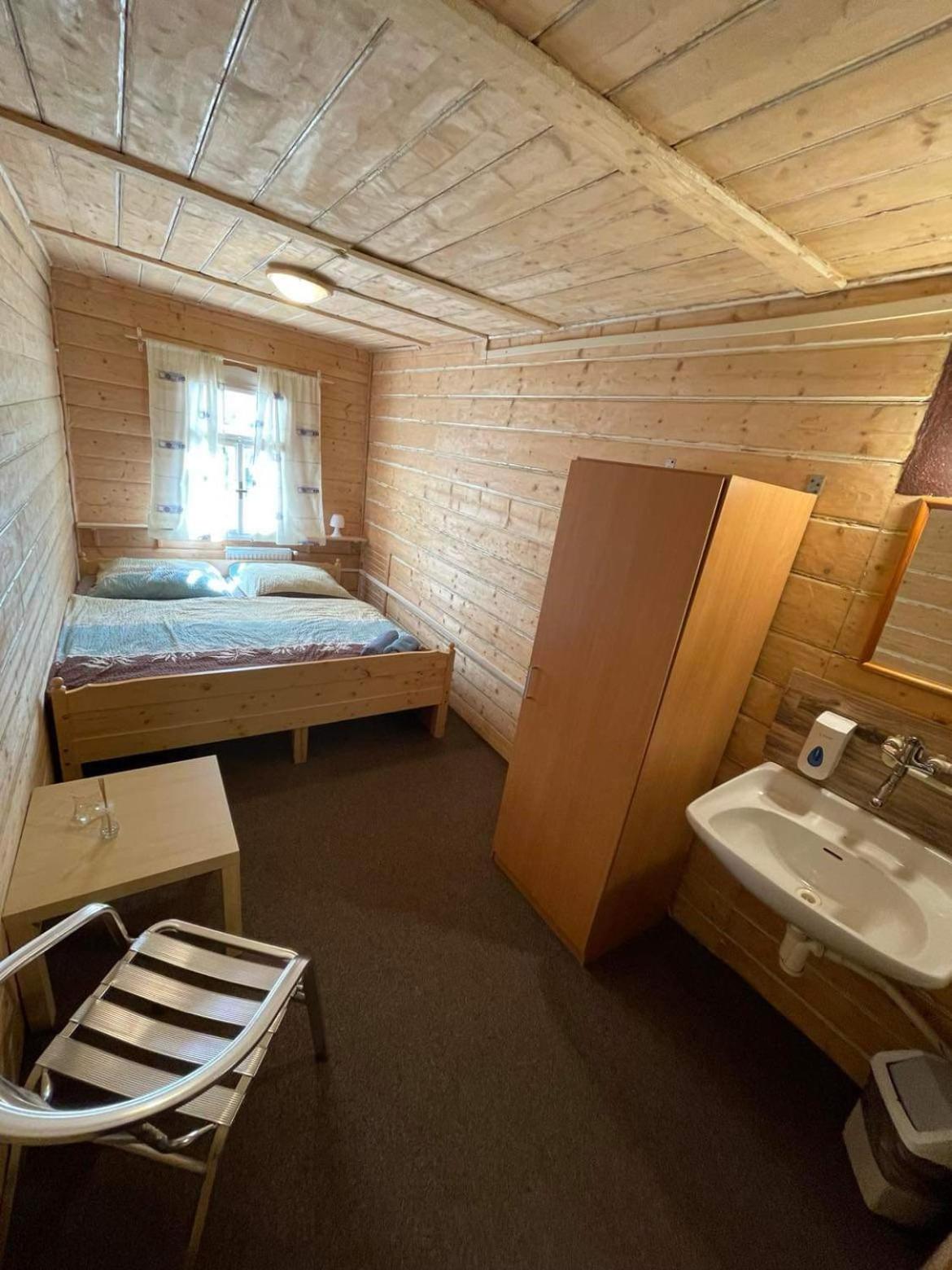 Double Room with Shared Bathroom photo 1