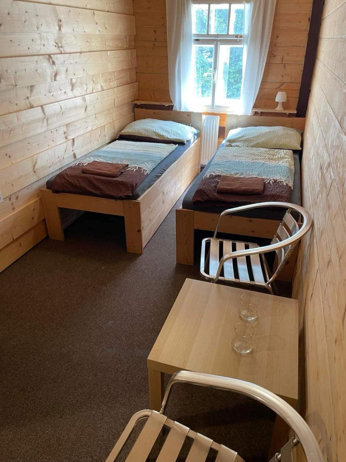 Economy Twin Room photo 1