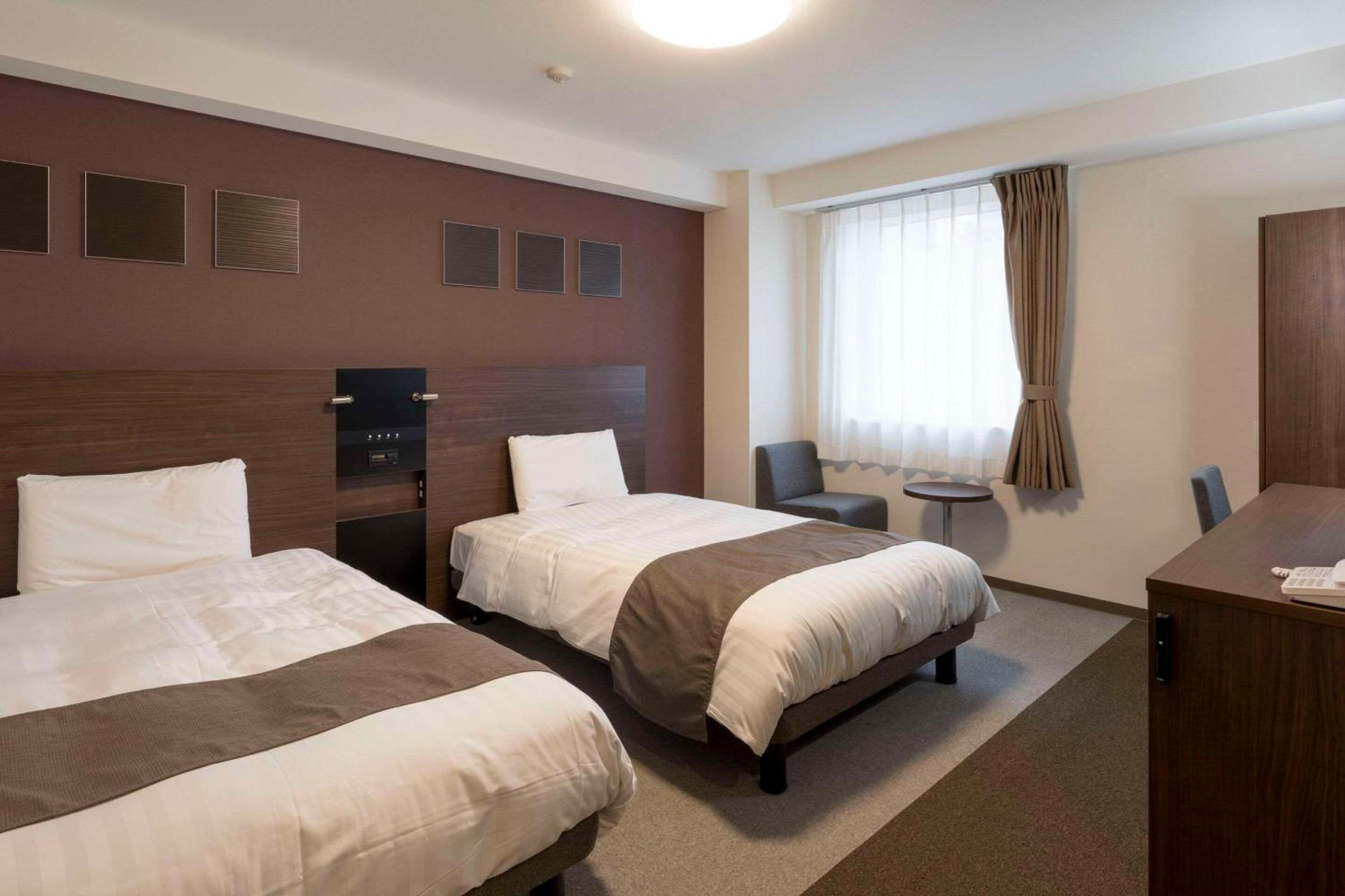 Standard Twin Room - Non-Smoking photo 1