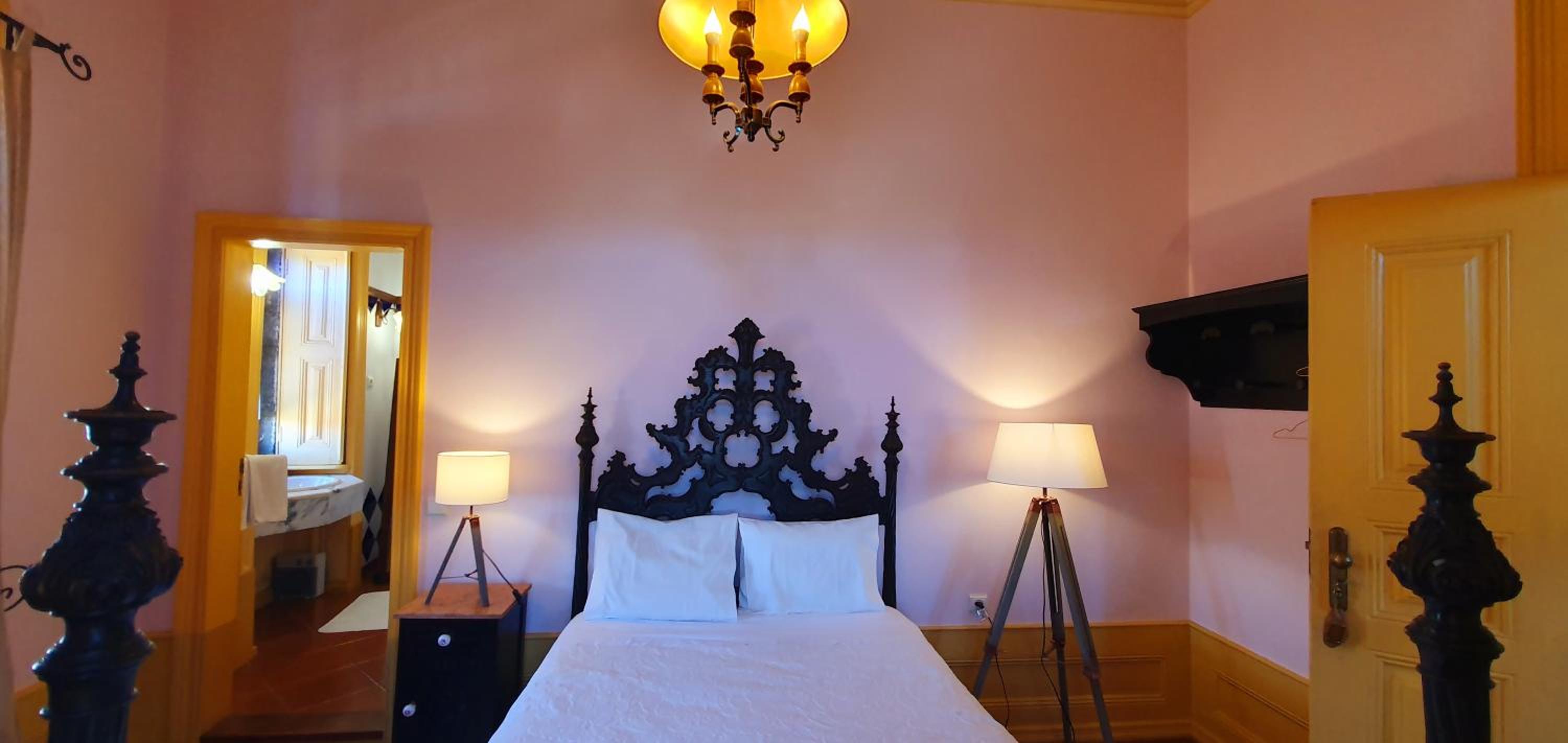 Twin Room with Private Bathroom photo 2