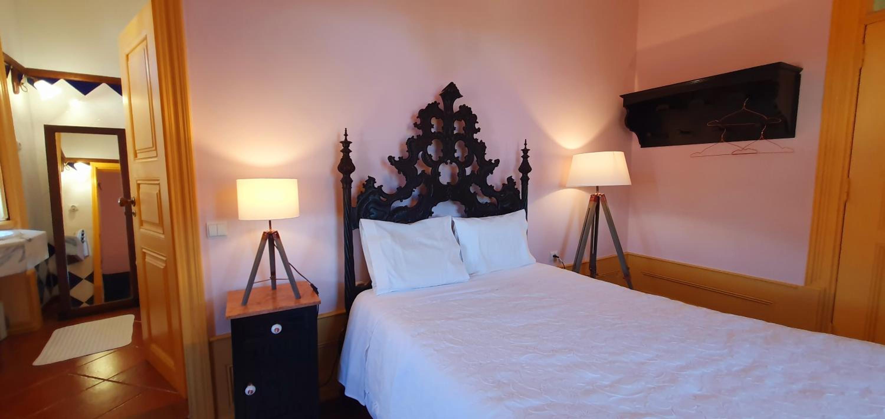 Twin Room with Private Bathroom photo 3