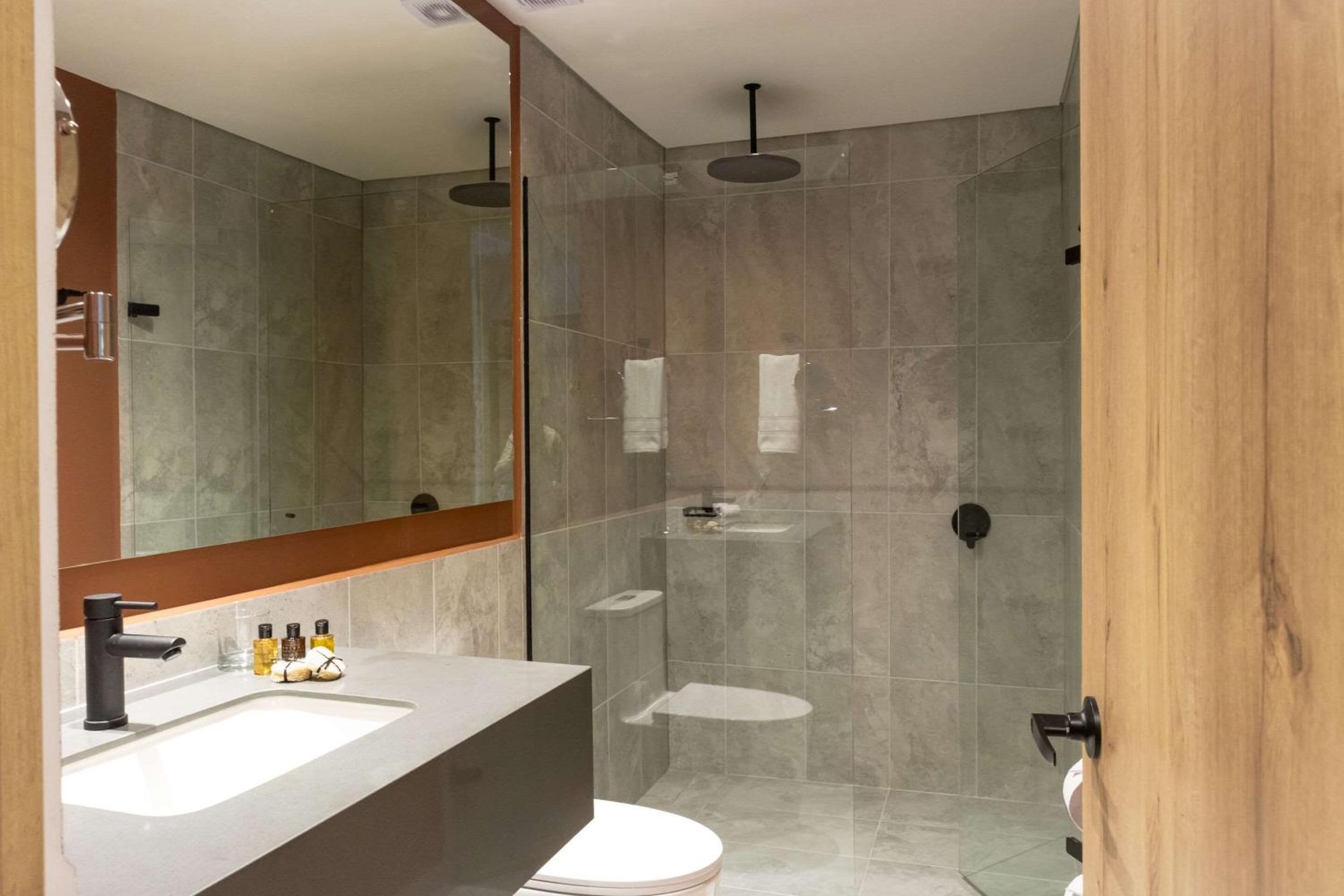 2 Queen Beds Studio photo 2