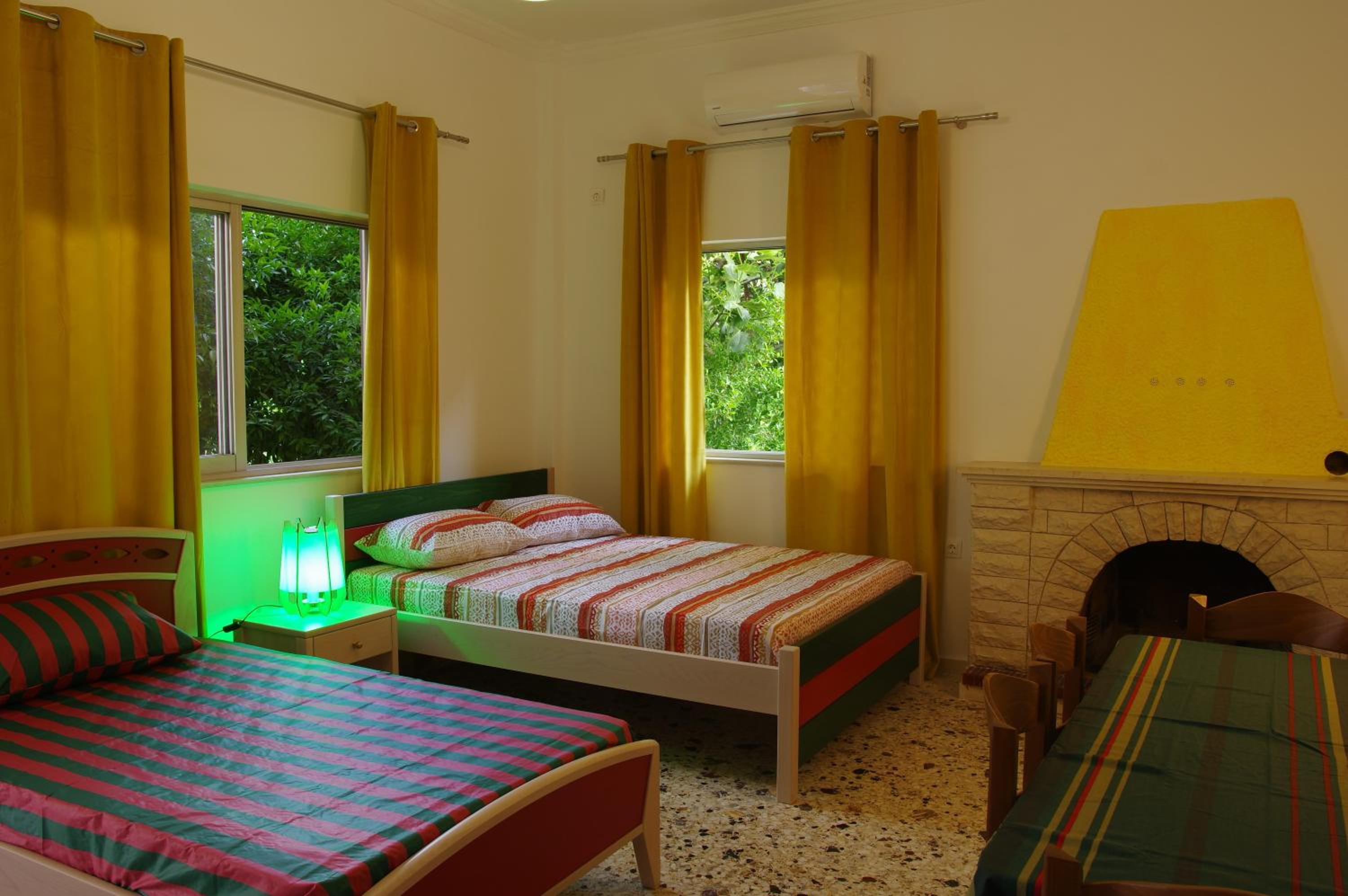 One-Bedroom Apartment with Garden photo 1