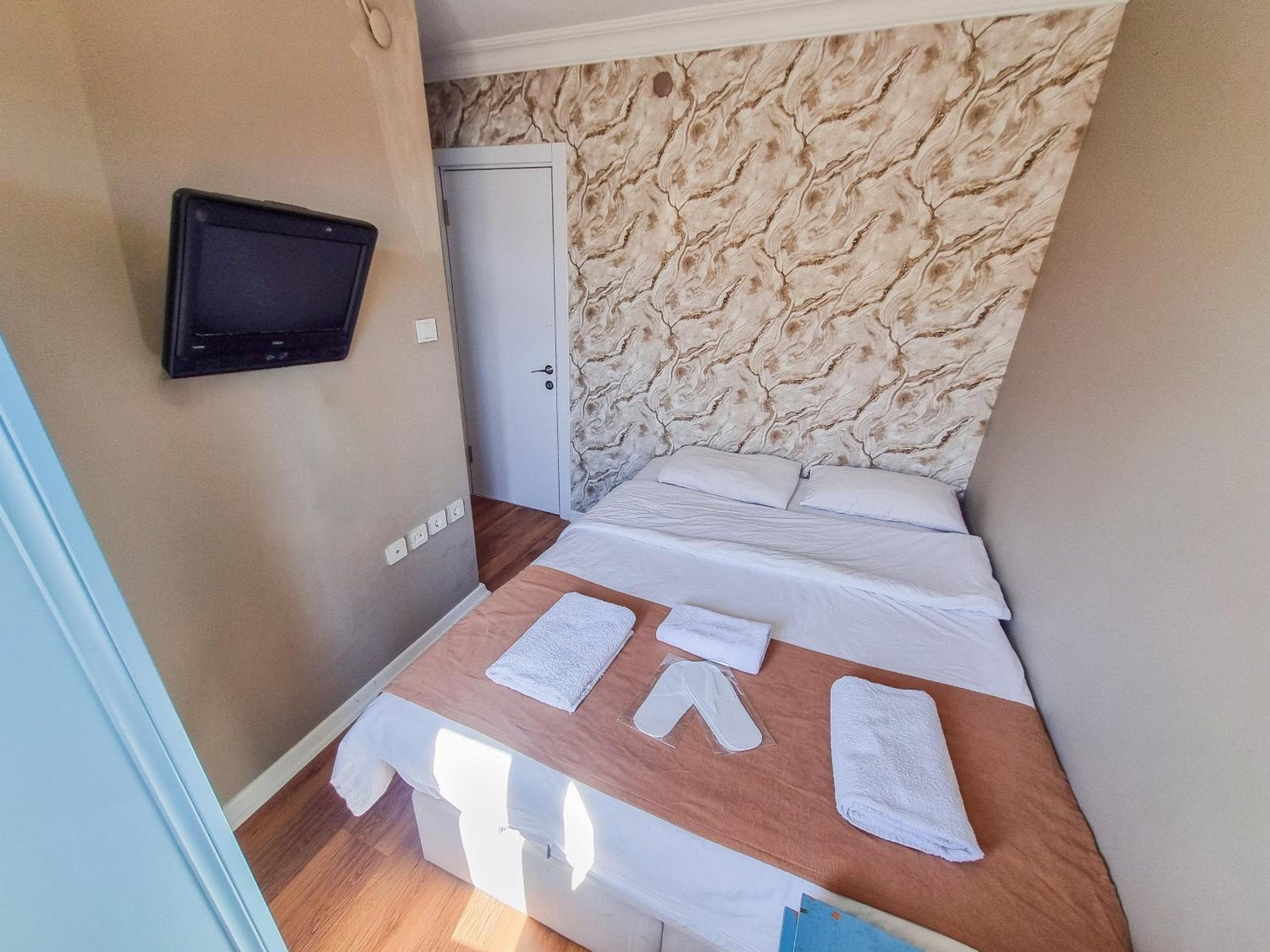 Economy Double Room photo 2