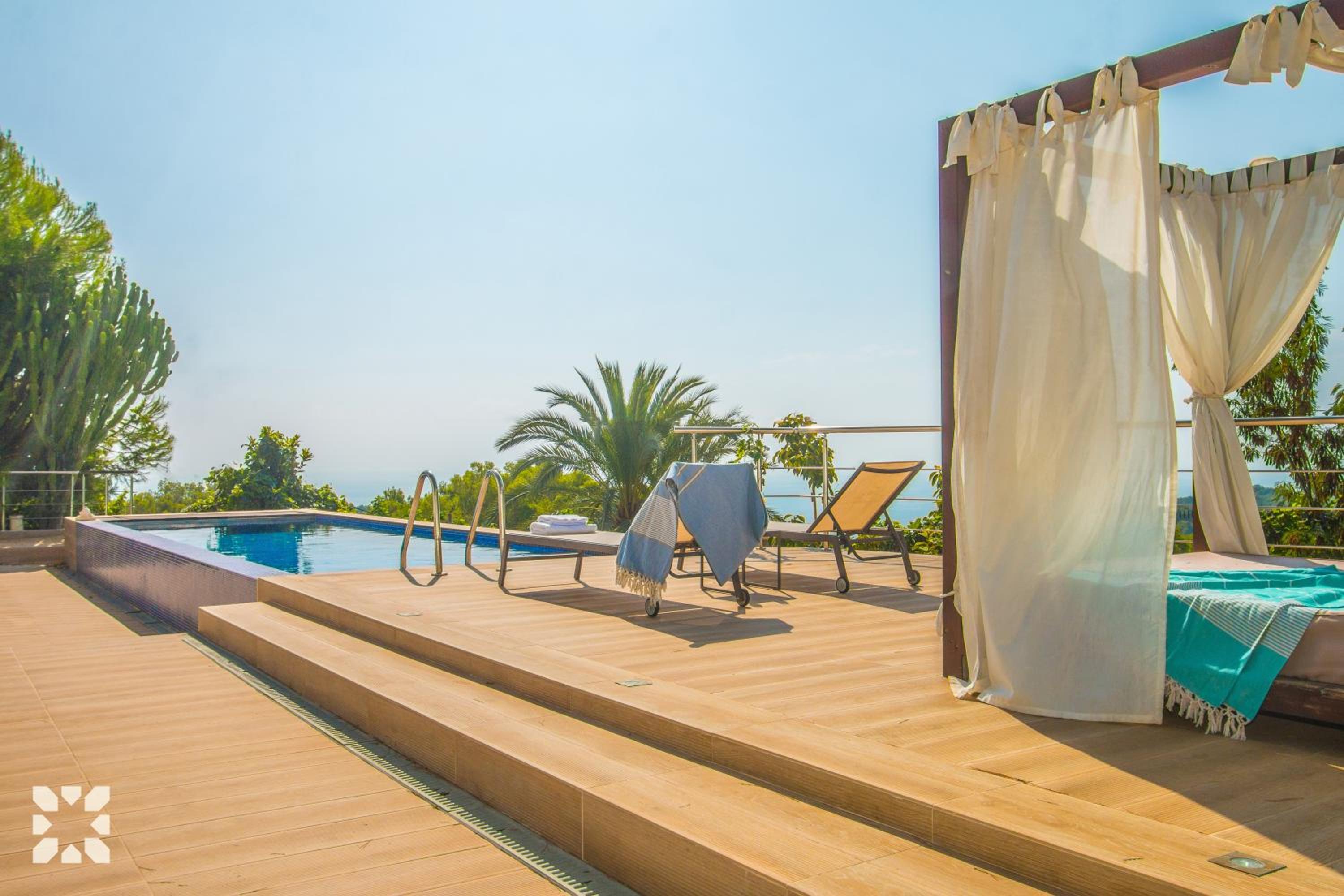 Villa photo 2