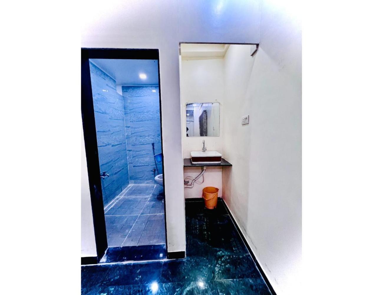 Double Room - Photo 26