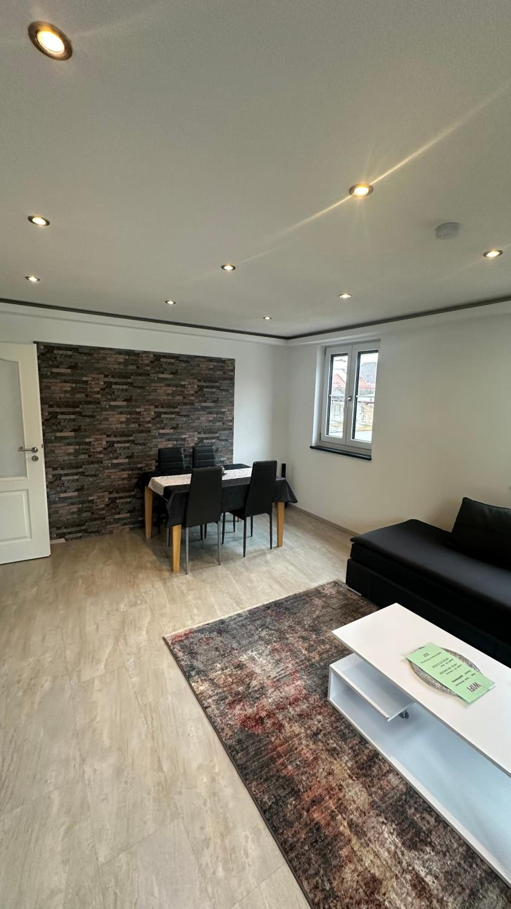 Apartment photo 2