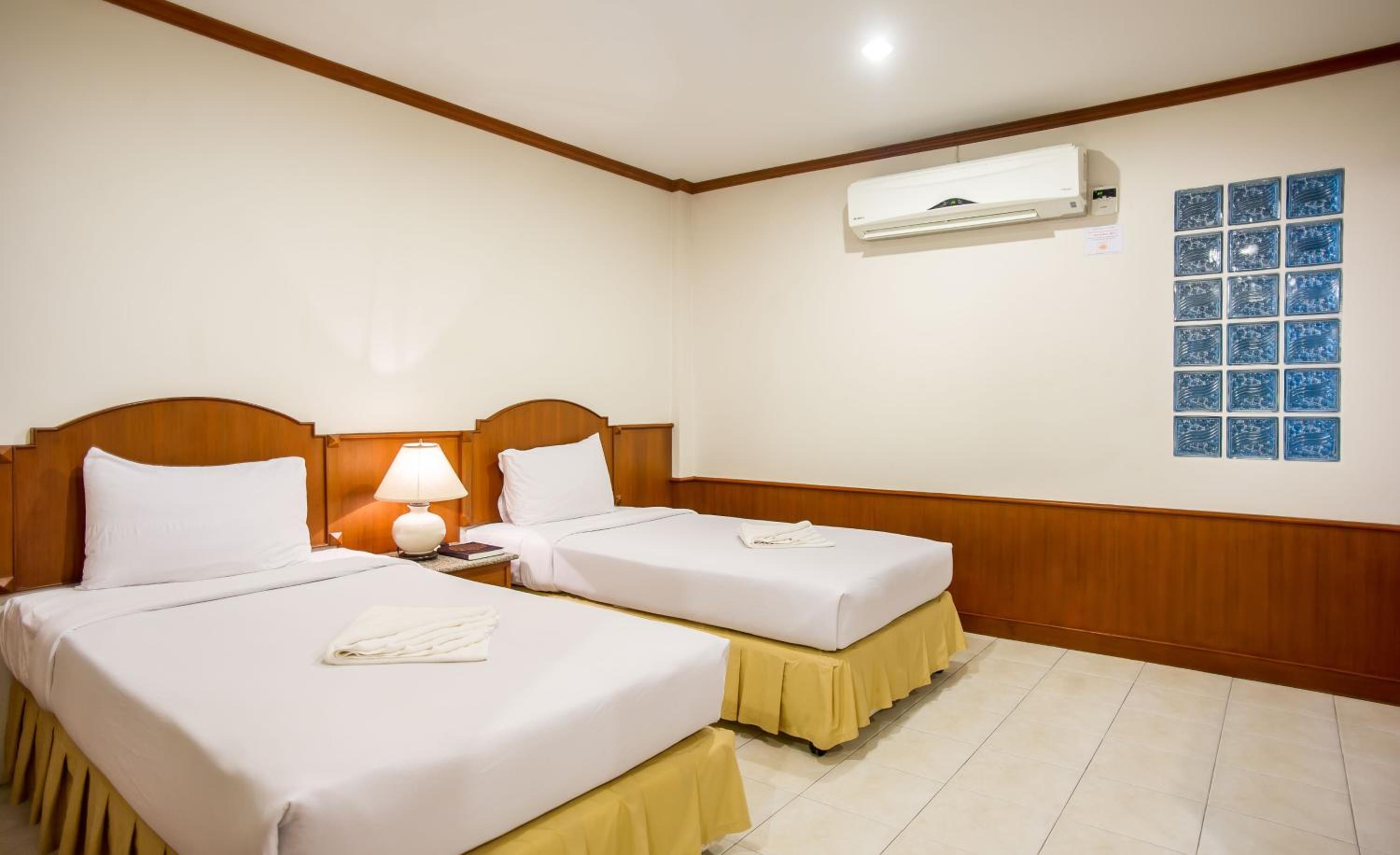 Standard Twin Room - No Balcony - No Window photo 3