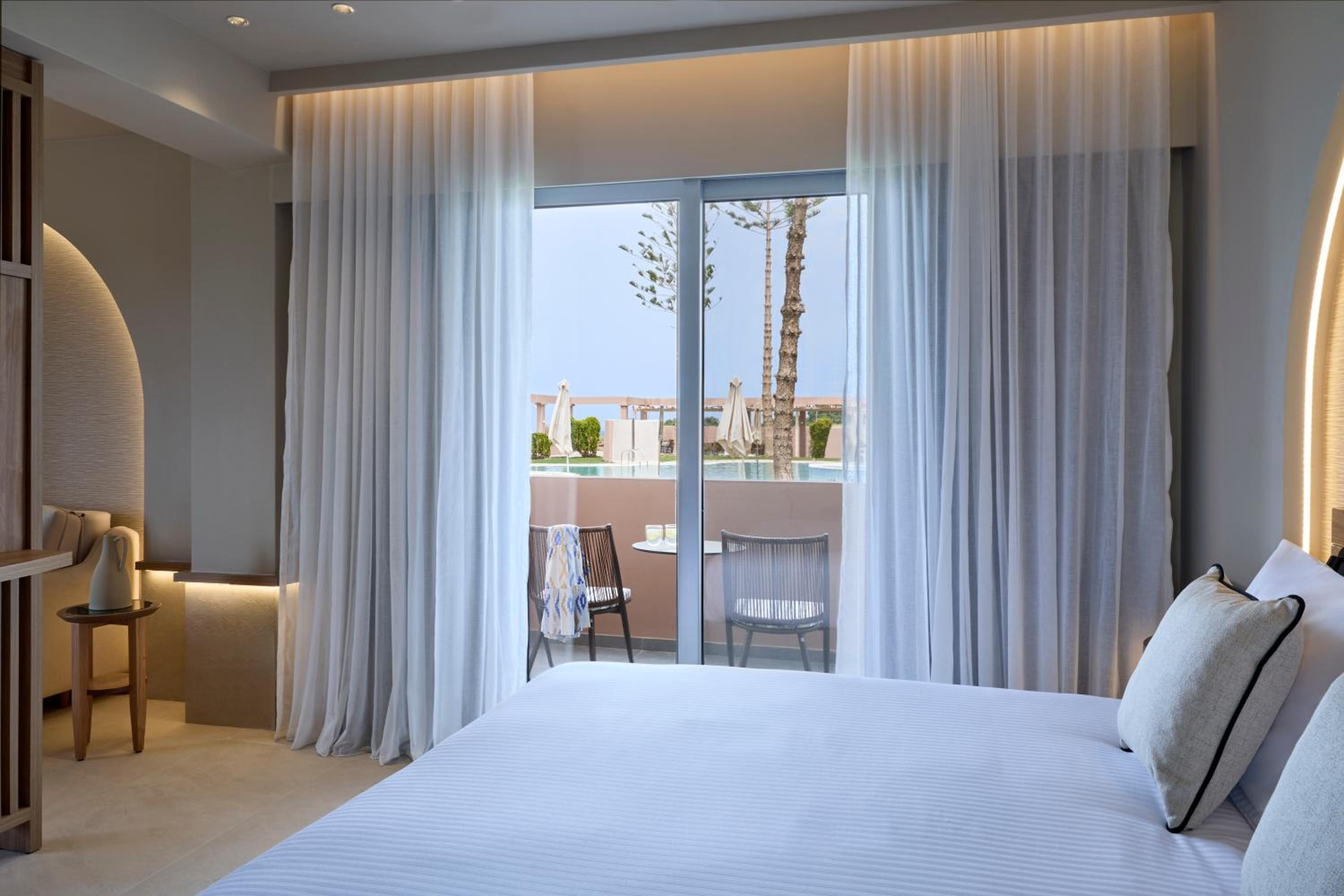 Deluxe Family Junior Suite Sea View - Photo 6