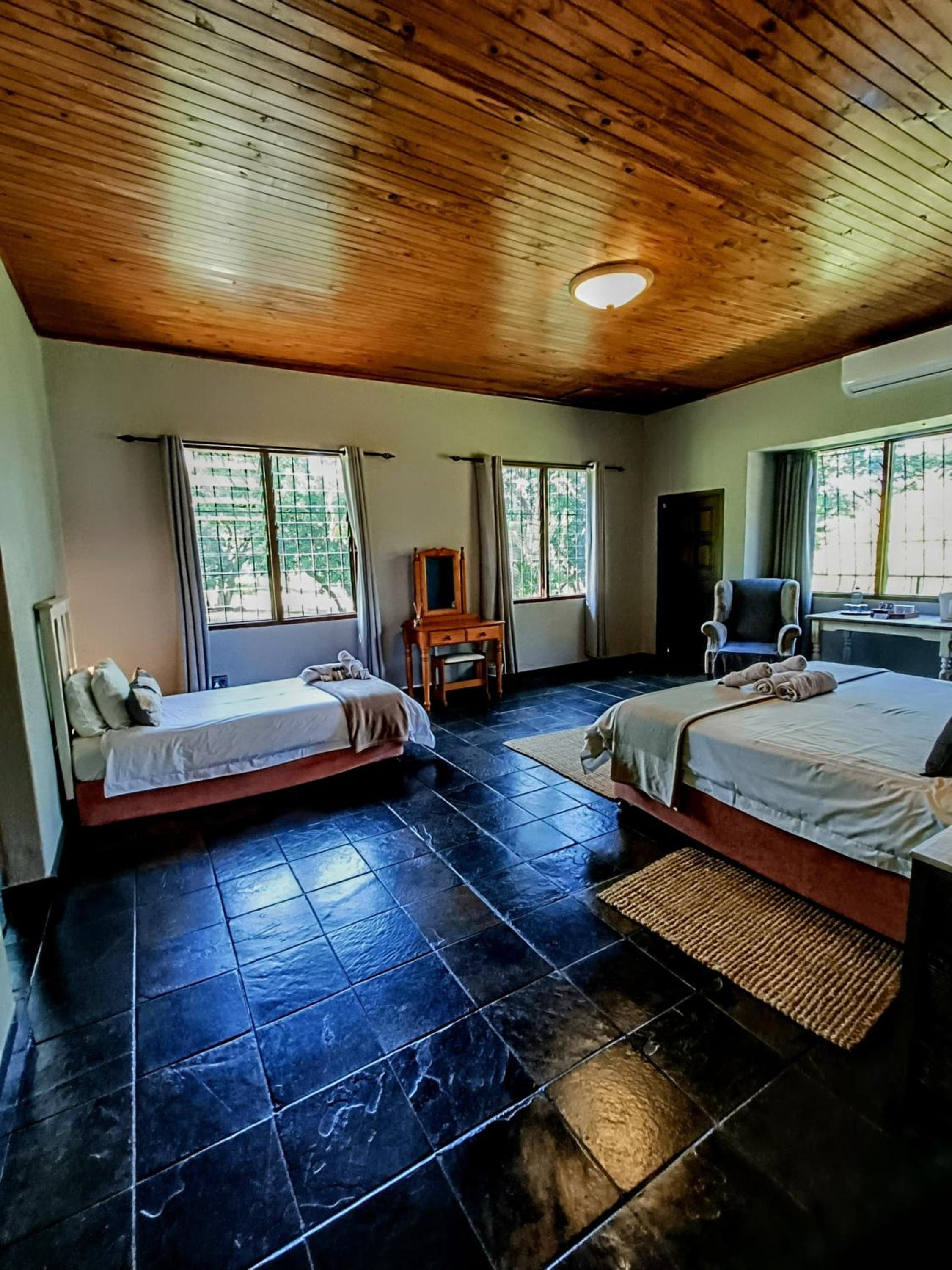 Triple Room
