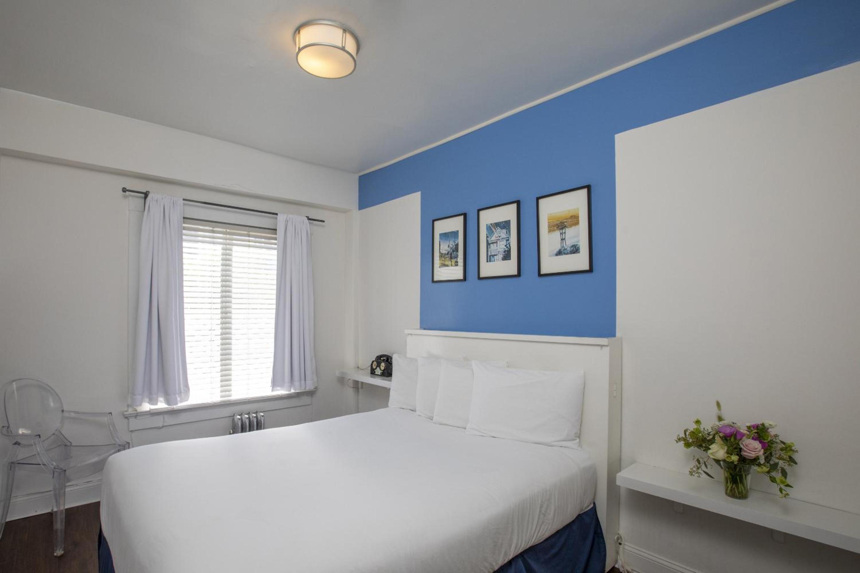 Queen Room - Photo 4