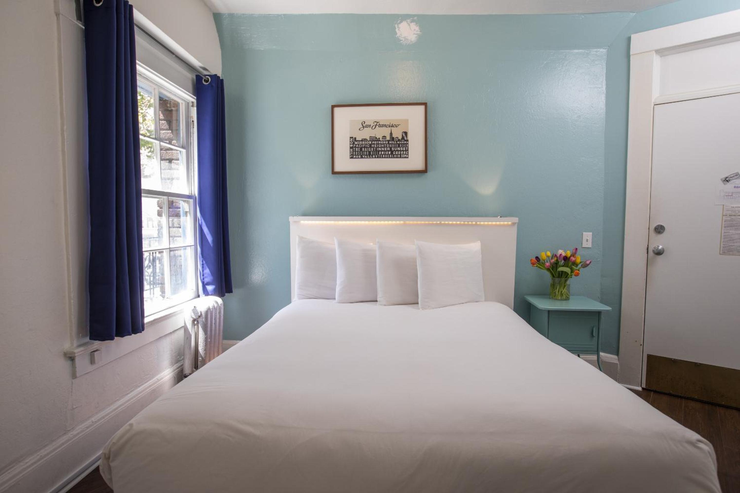 Queen Room - Photo 5