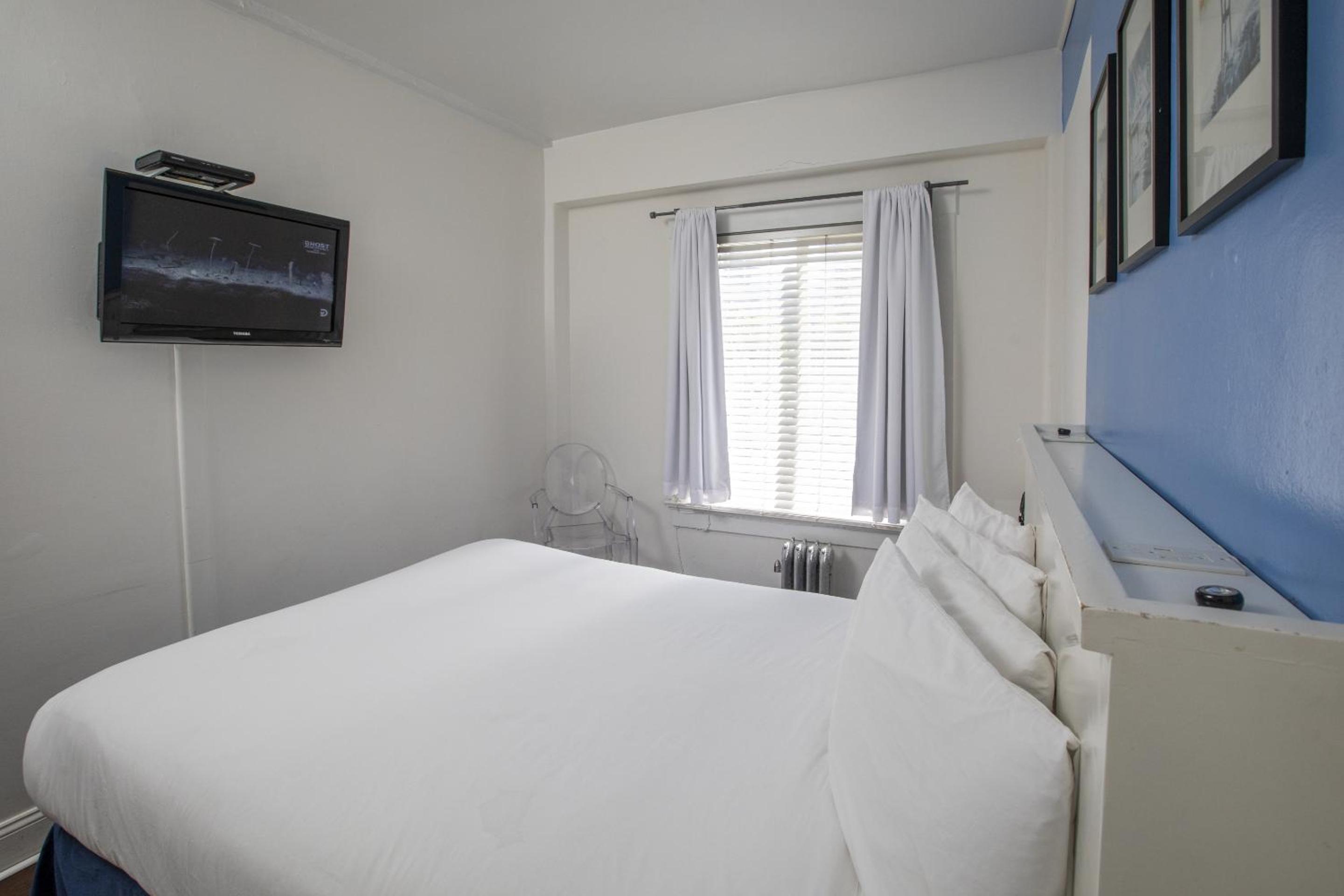 Queen Room - Photo 2