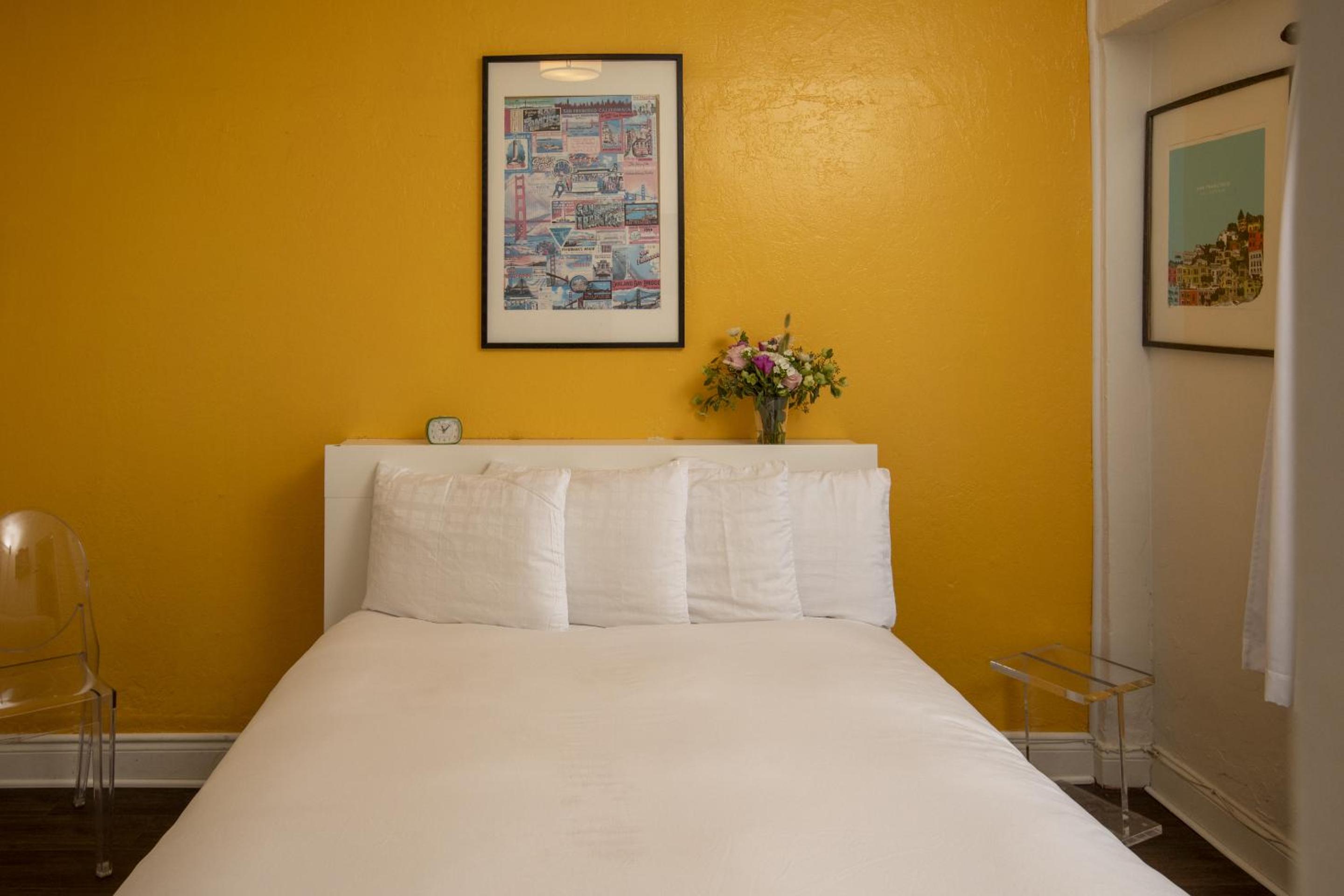 Queen Room - Photo 26
