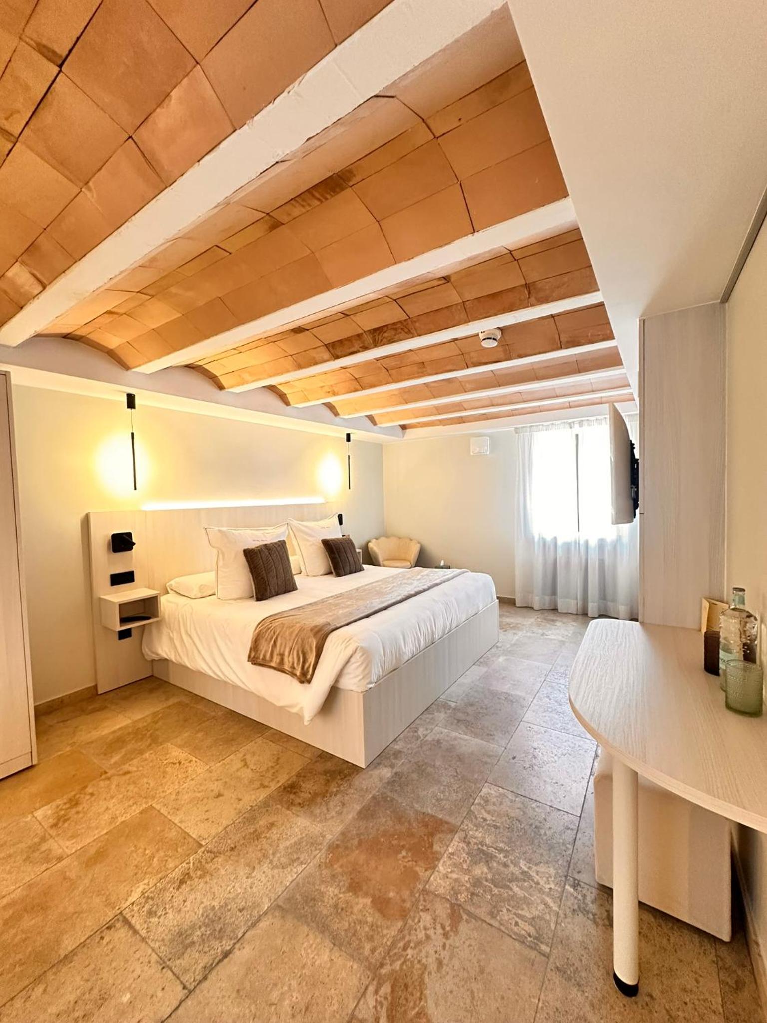 Superior Double Single Use Room Breakfast Included