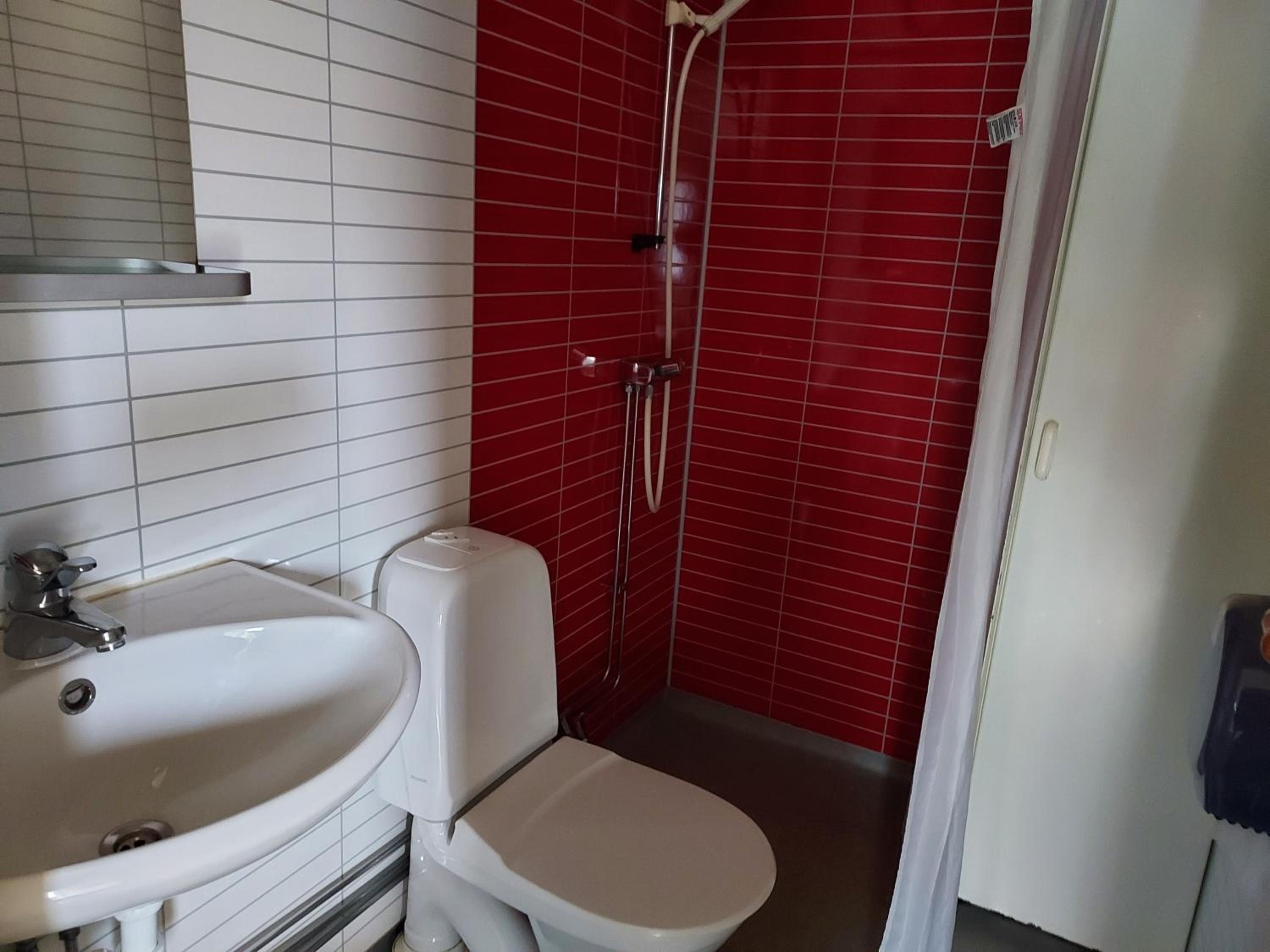 One-Bedroom House - Photo 5