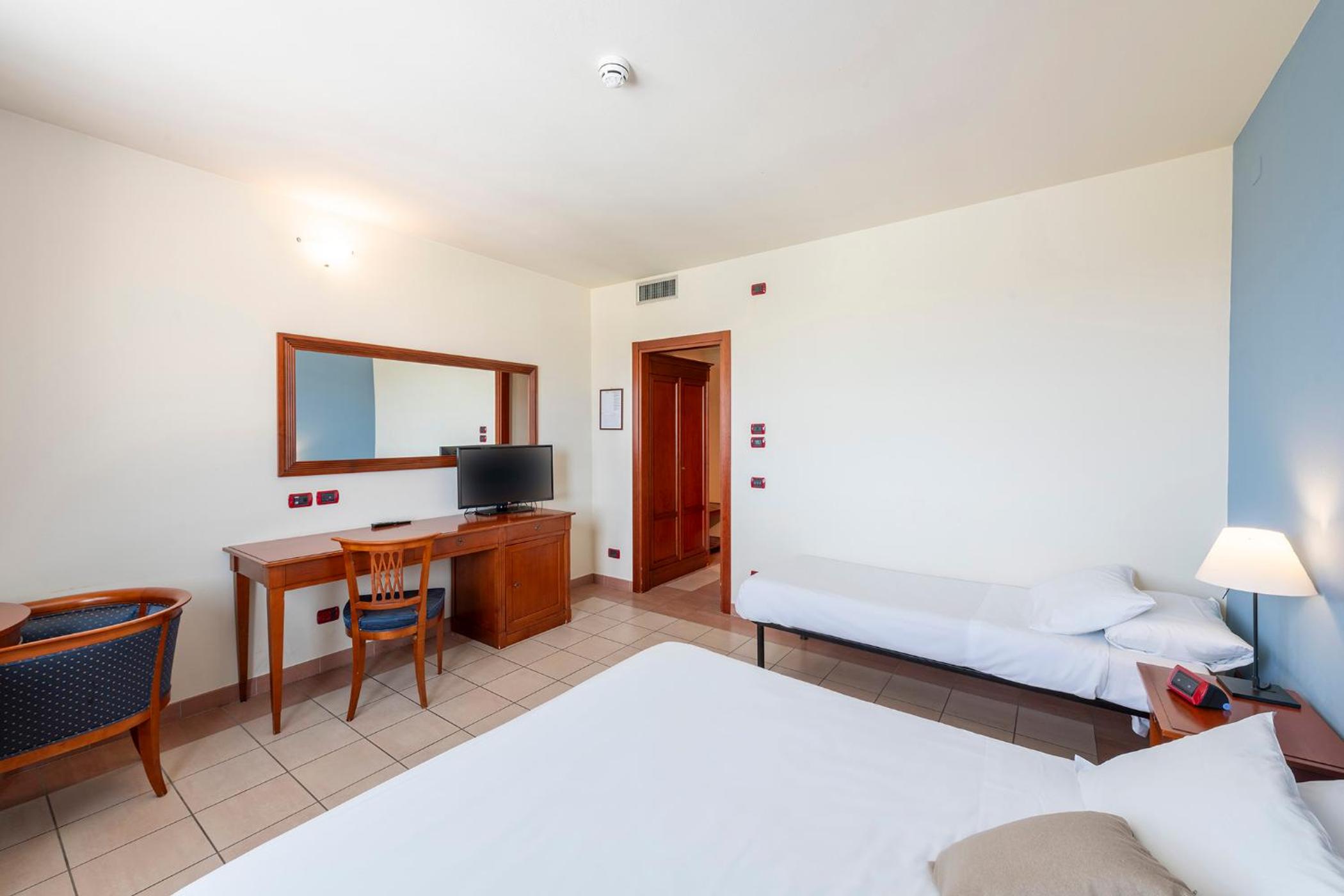 Superior Triple Room - Photo 4