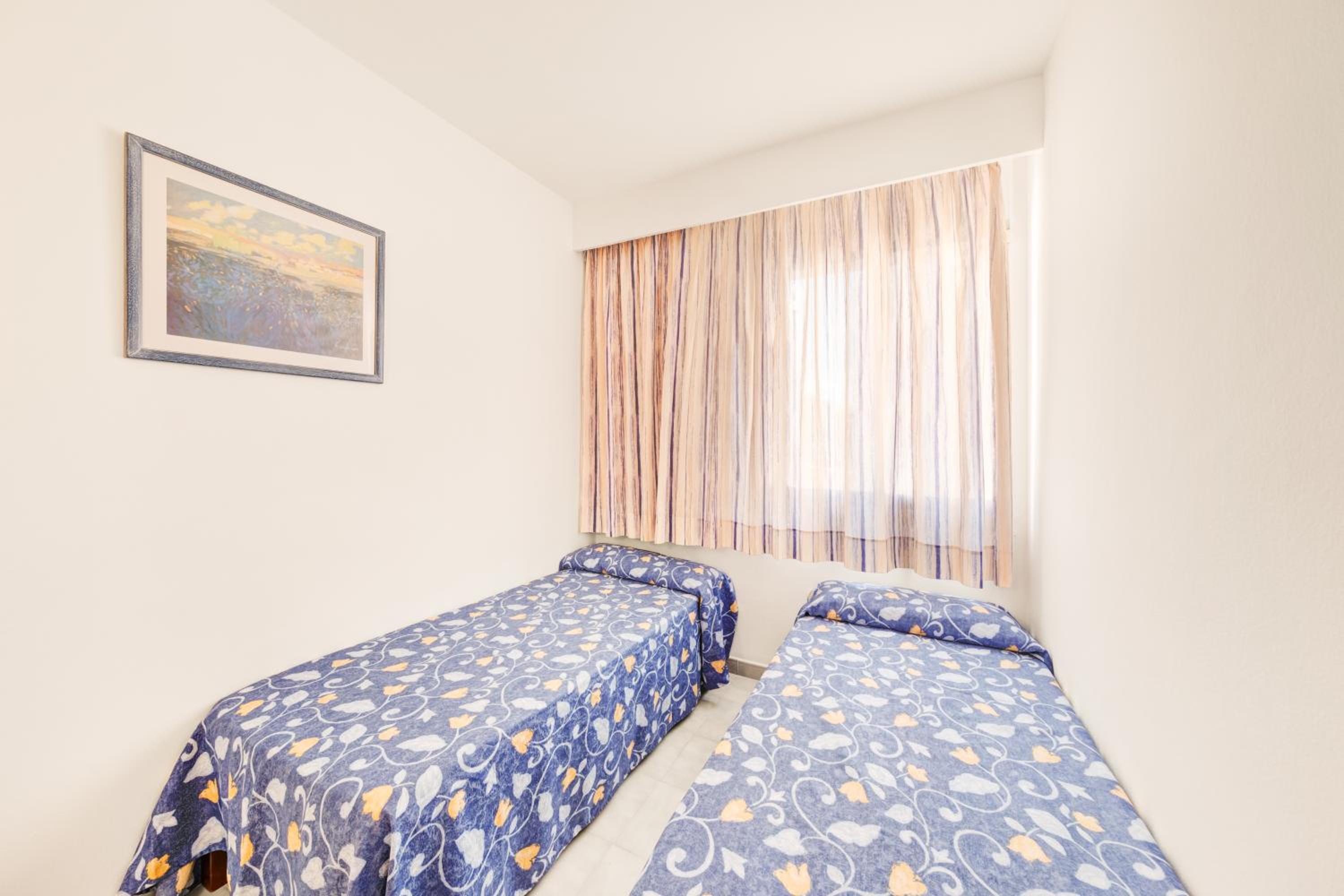 Three-Bedroom Apartment with Sea View photo 2