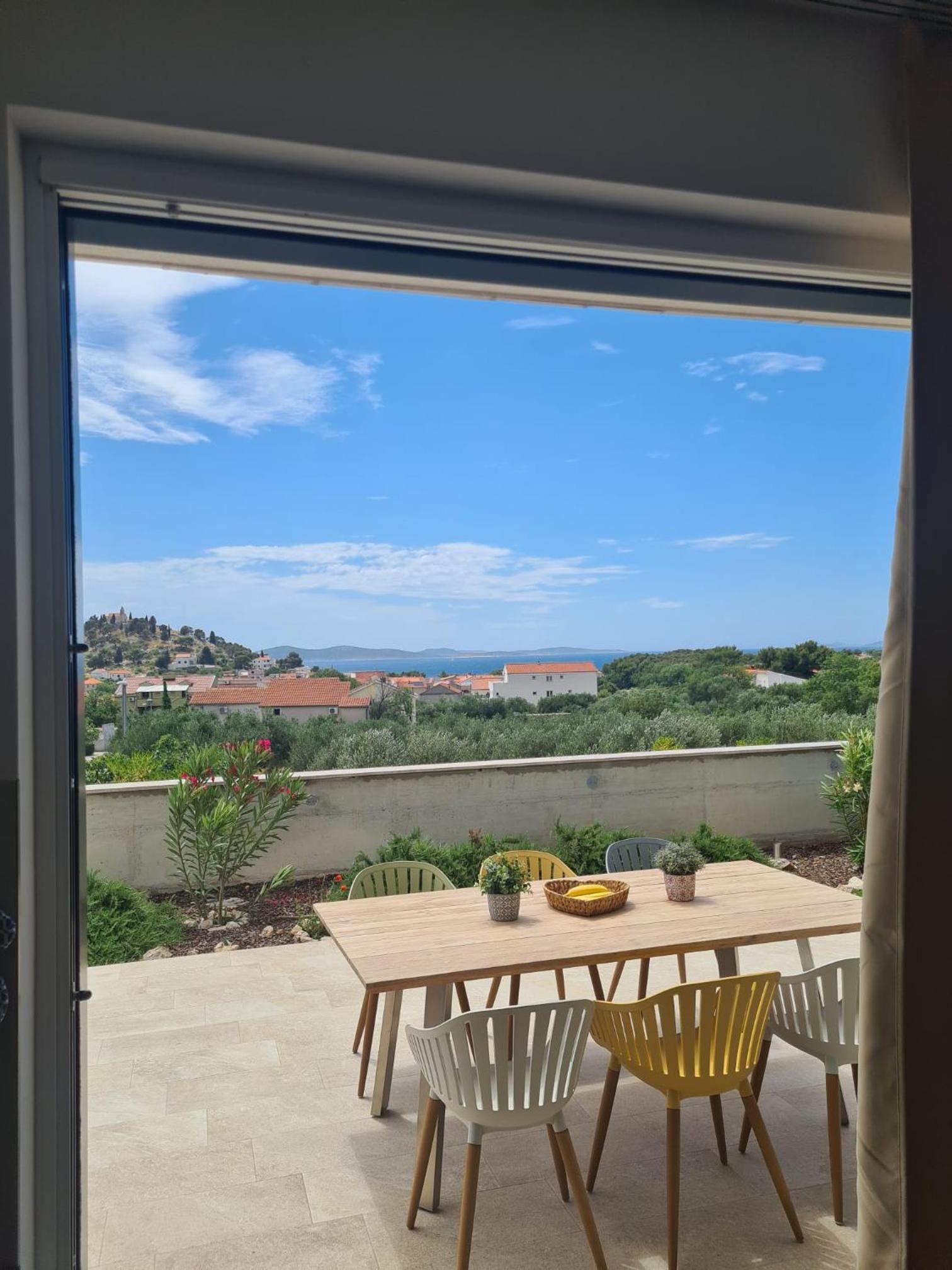Apartment with Sea View photo 2