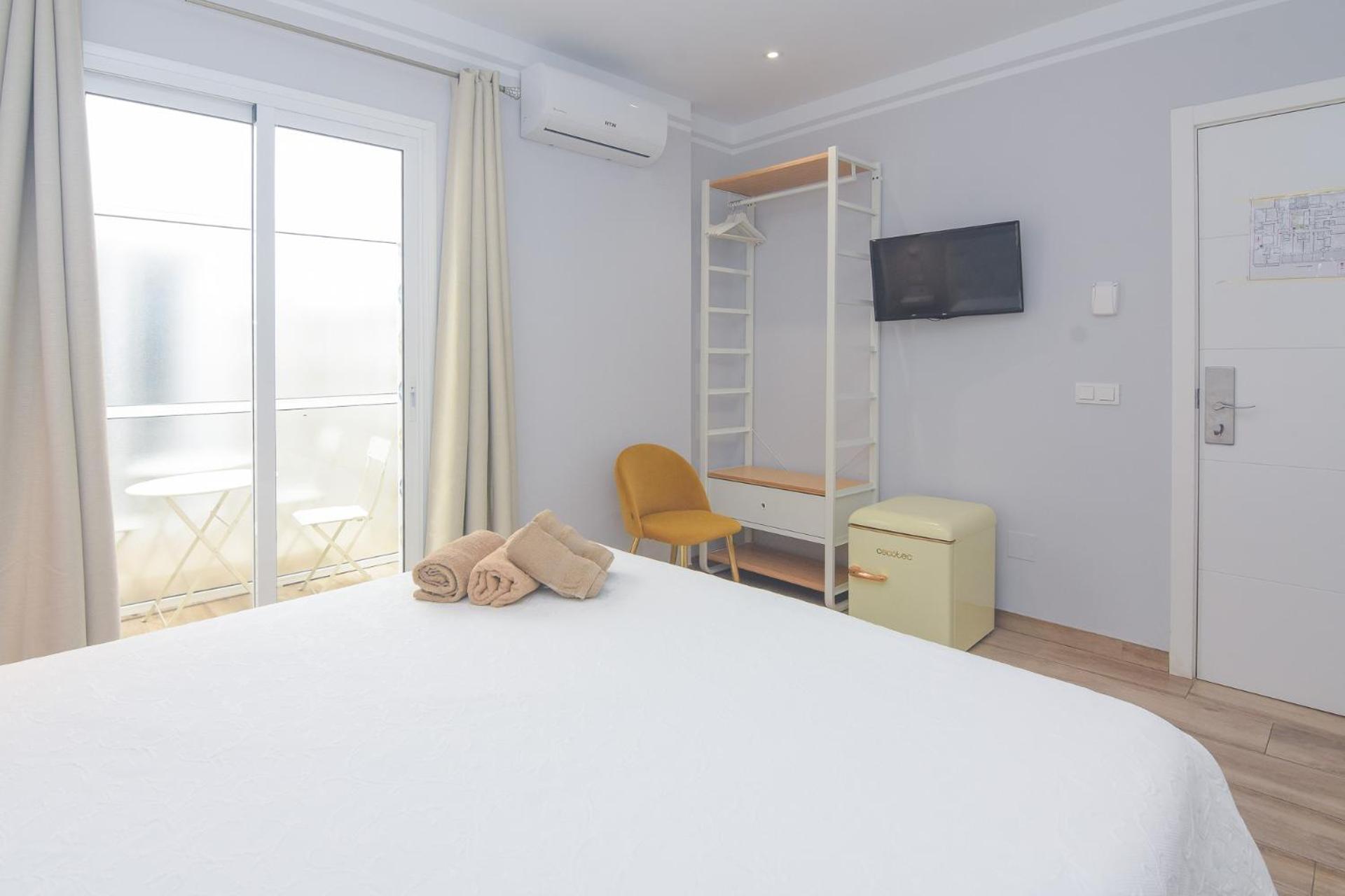 Double Room - Photo 17