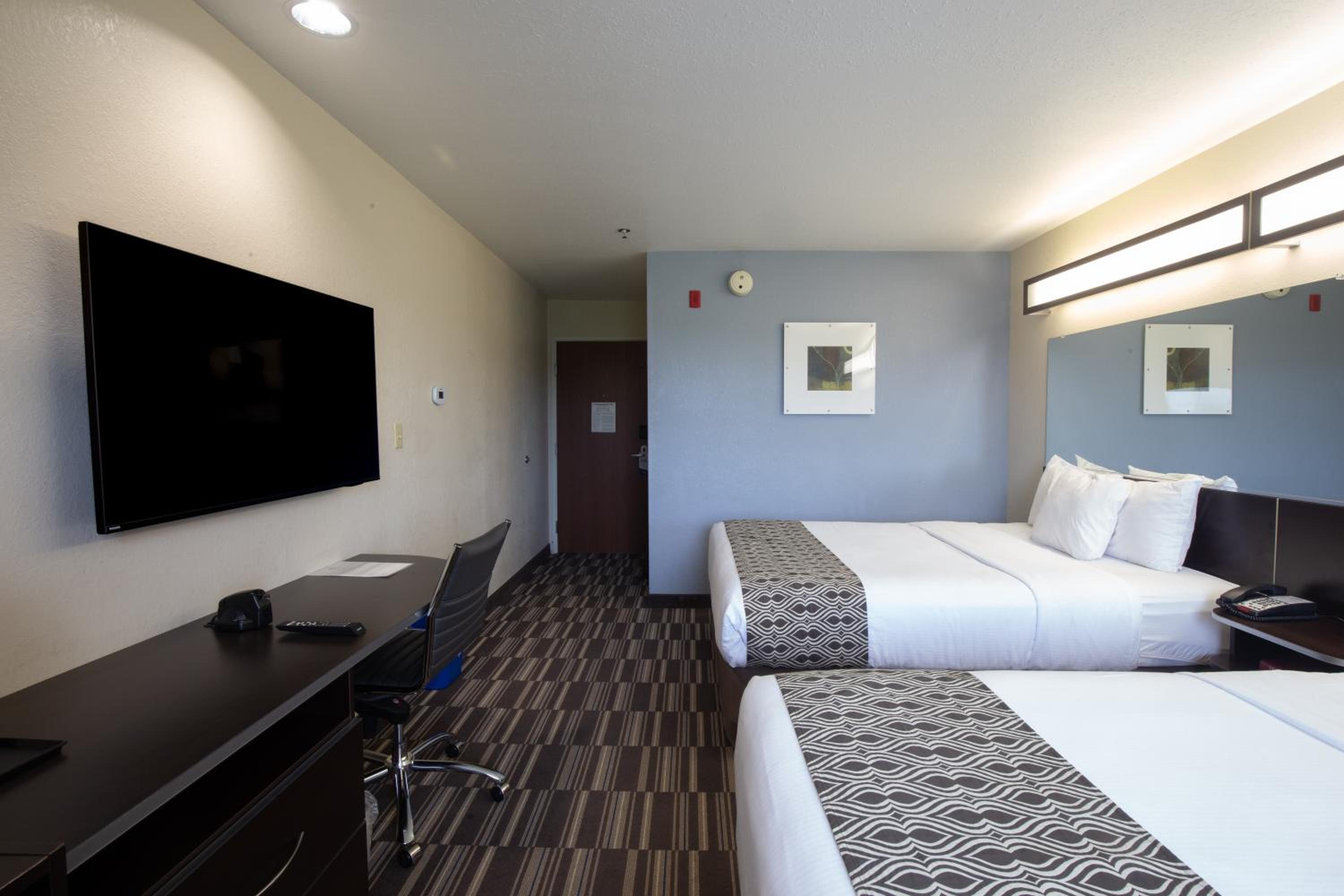 Queen Room with Two Queen Beds - Disability Access/Non-Smoking photo 1