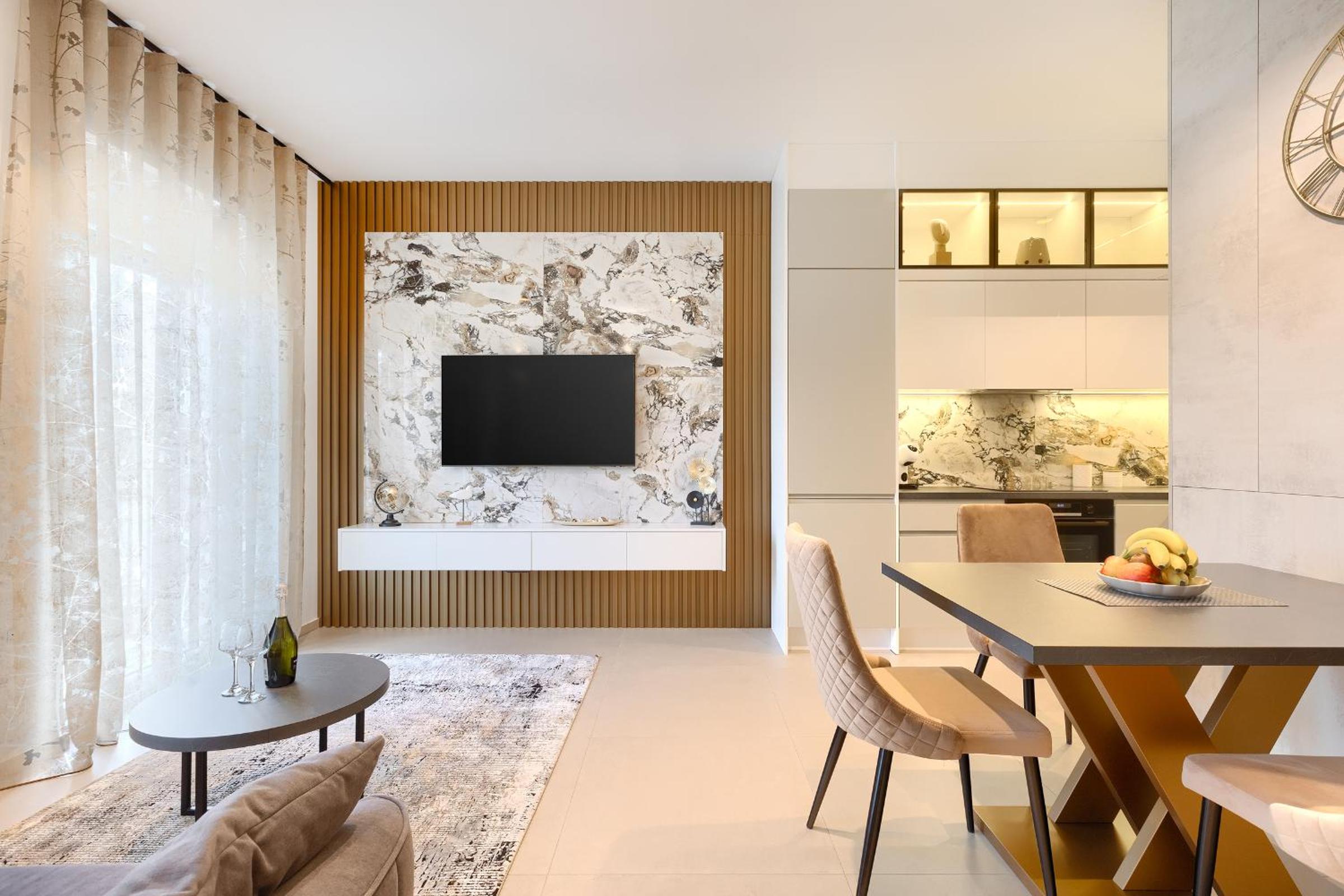 Deluxe One-Bedroom Apartment