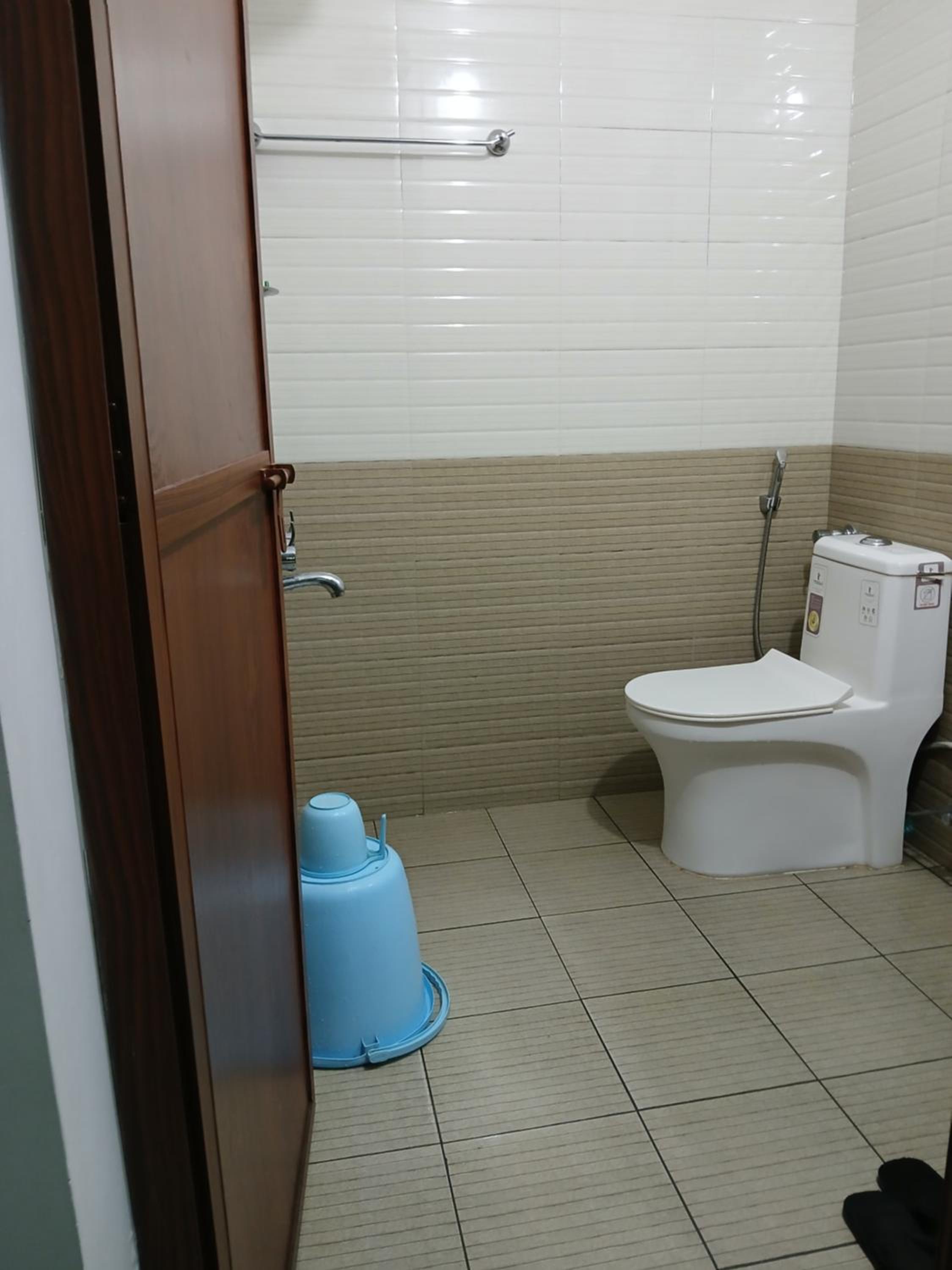 Double Room with Balcony - Photo 9