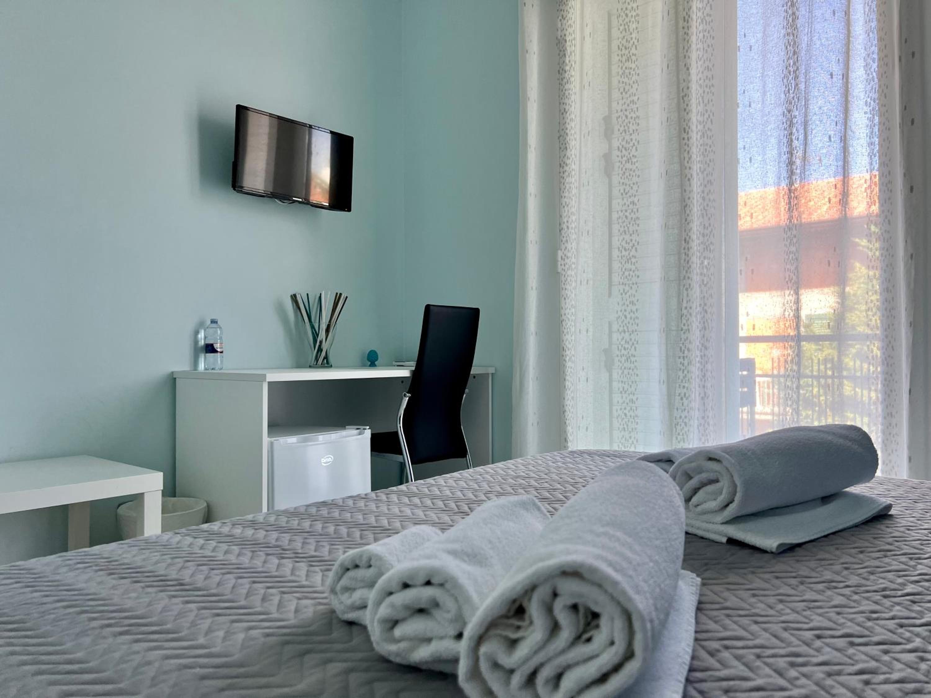 Double Room - Photo 8