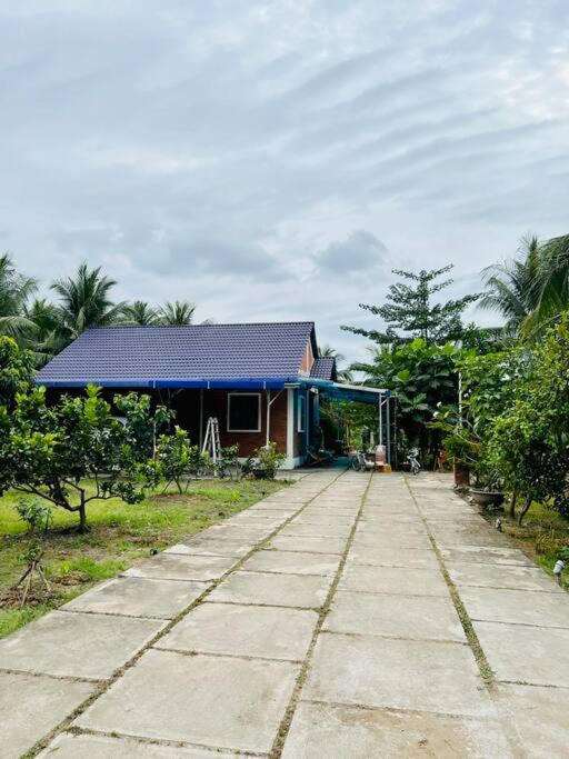 Three-Bedroom House photo 2