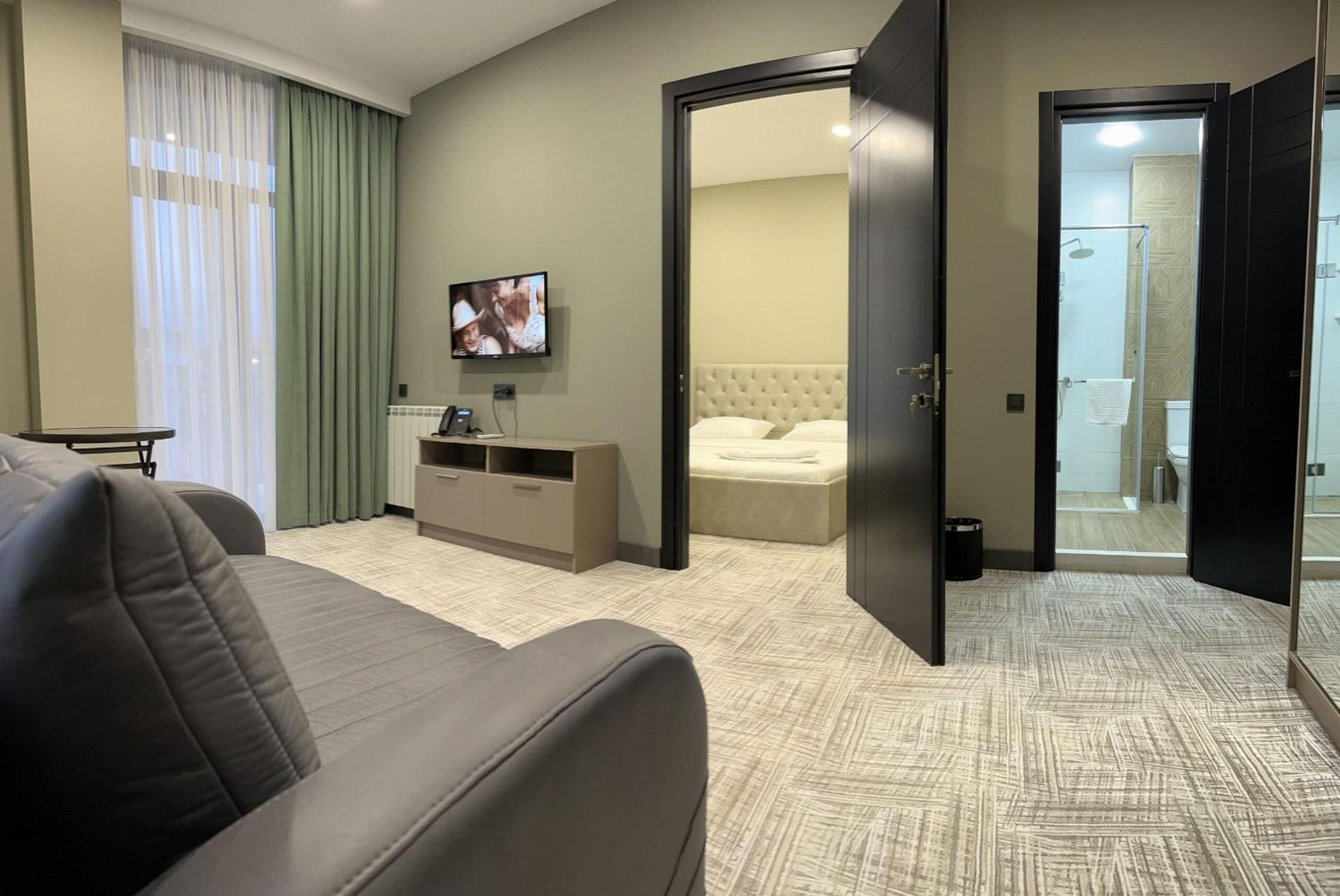 Family Room With Balcony photo 1