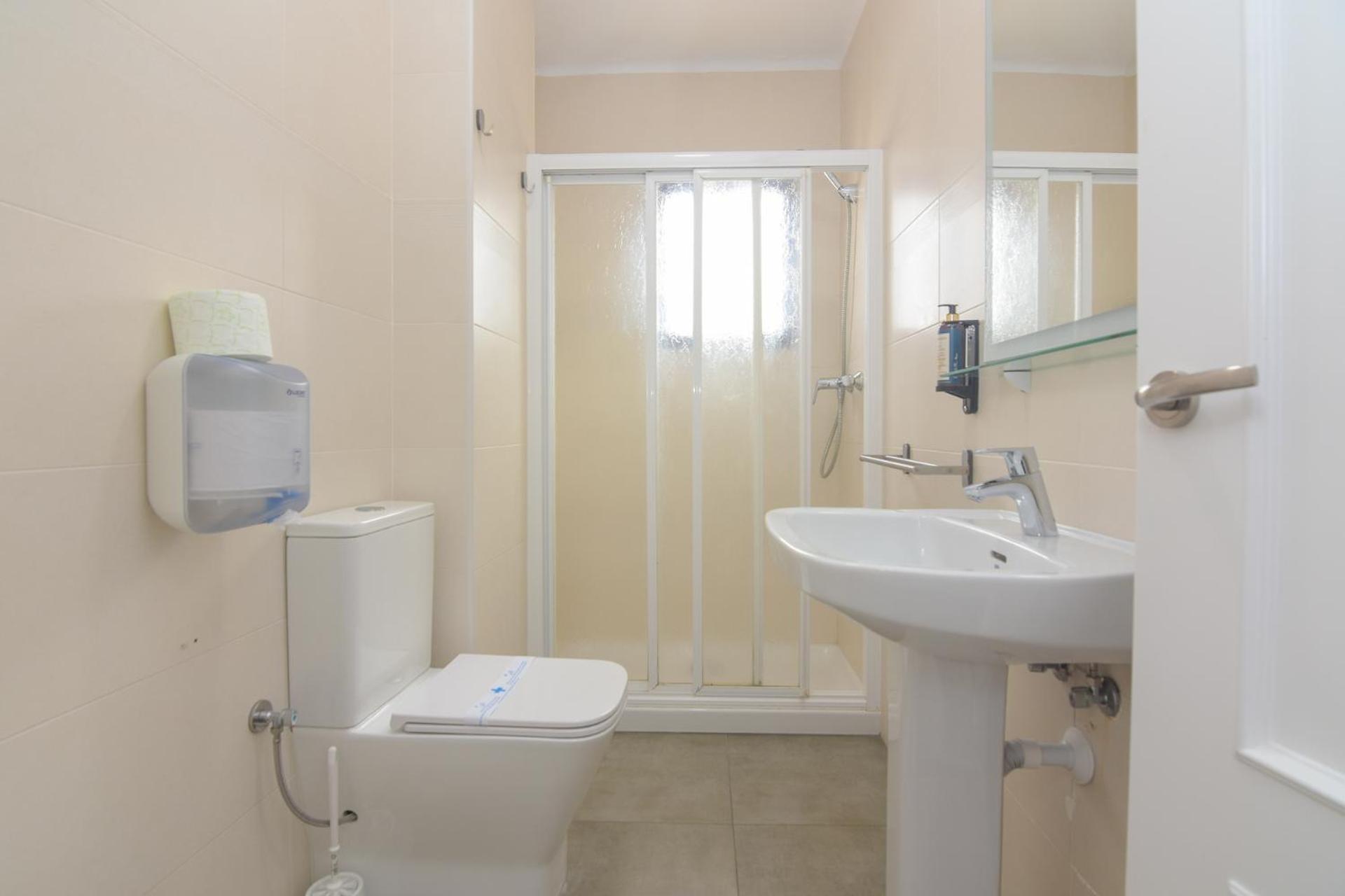 Twin Room - Photo 2
